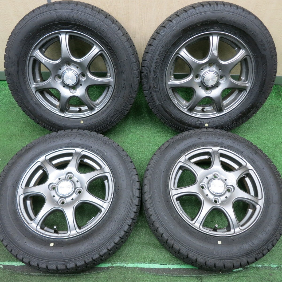 *送料無料* バリ溝！23年！ほぼ10分★スタッドレス 145/80R13 グッドイヤー アイスナビ7 Esprine 13インチ PCD100/4H★4032904NJス