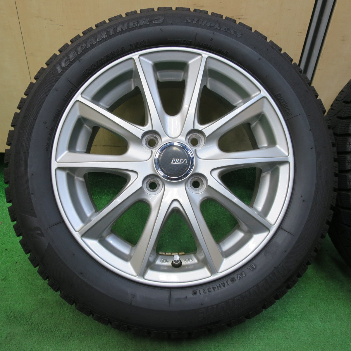 *送料無料* バリ溝！21年！キレイ！9分★スタッドレス 155/65R14 ブリヂストン アイスパートナー2 PREO プレオ 14インチ PCD100/4H★4081704イス