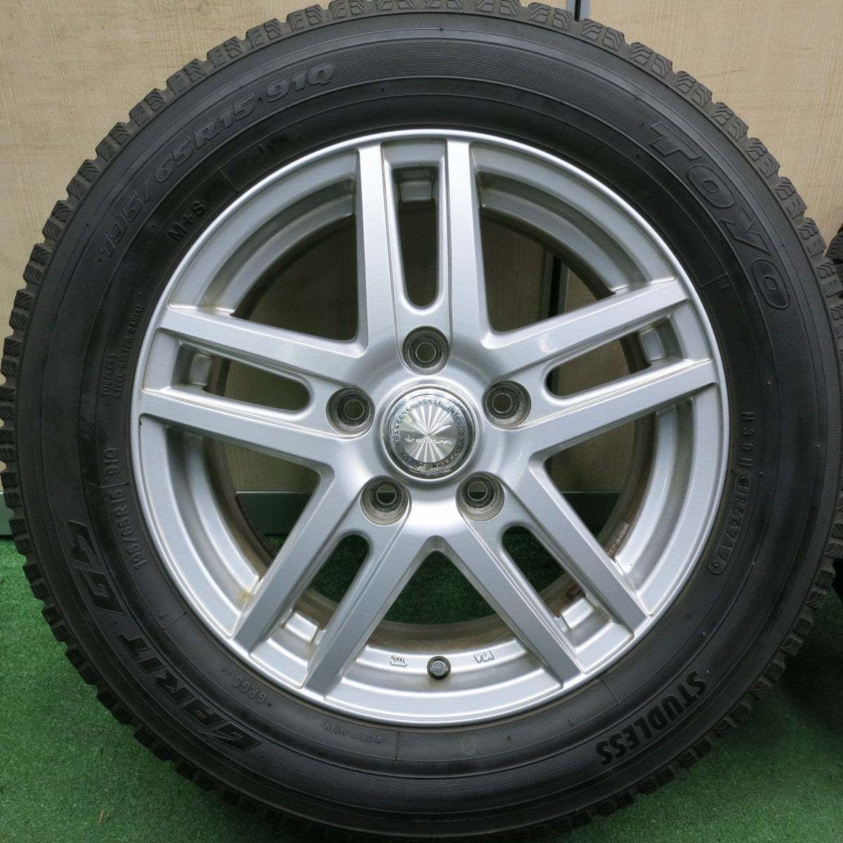 *送料無料* 4本価格★スタッドレス 195/65R15 トーヨー ガリット G5 VELVA ヴェルヴァ 15インチ PCD114.3/5H★4052304HAス