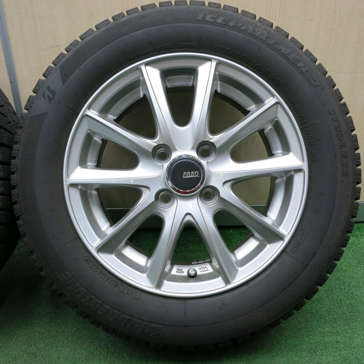 *送料無料* バリ溝！22年！綺麗！9.5分★スタッドレス 175/65R14 ブリヂストン アイスパートナー2 PREO プレオ 14インチ  PCD100/4H★4042103NJス