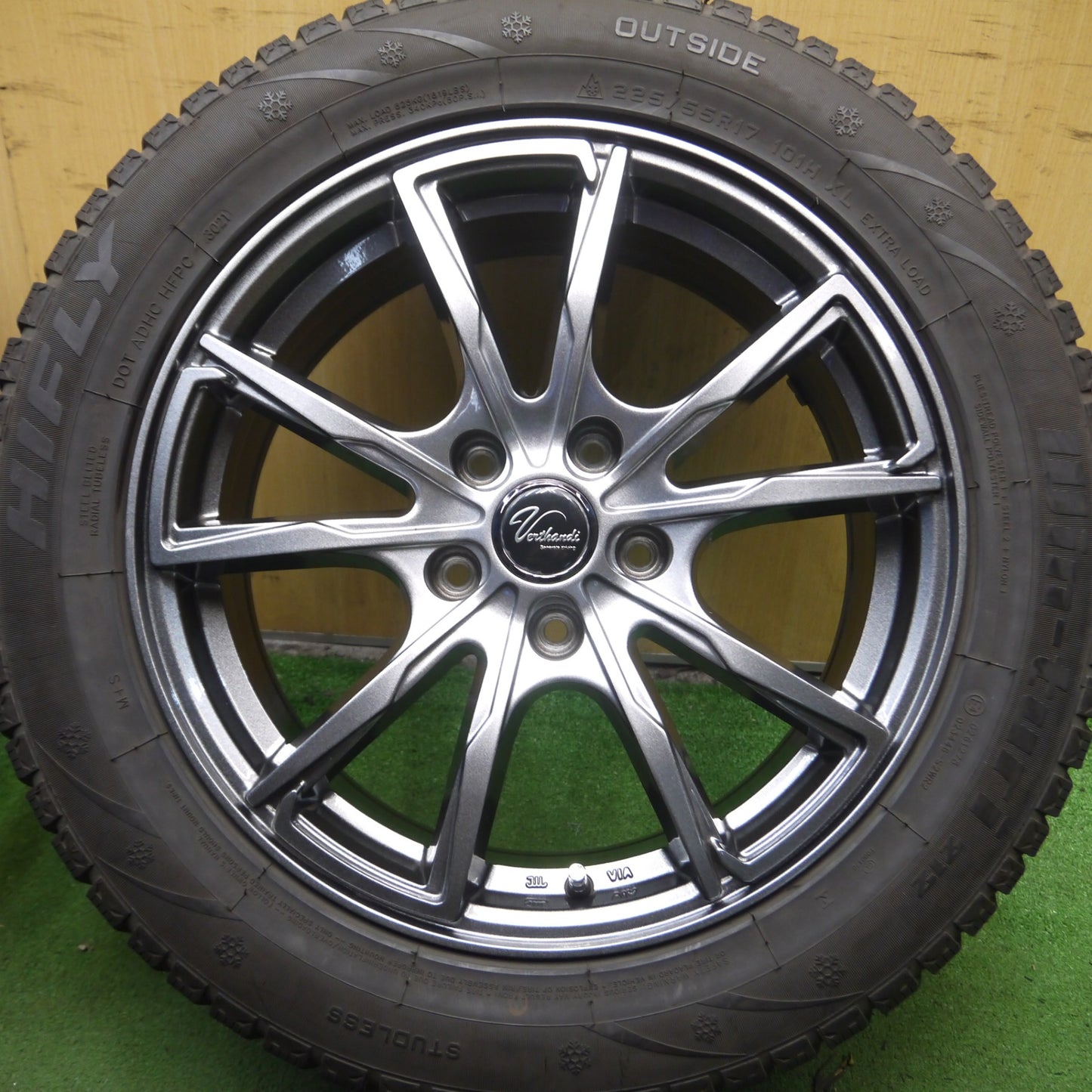 *送料無料* バリ溝！21年！キレイ！9.5分★スタッドレス 225/55R17 ハイフライ Win-turi 212 Verthandi ヴェルザンディ ヴェルサンディ PCD114.3/5H★4040913Hス