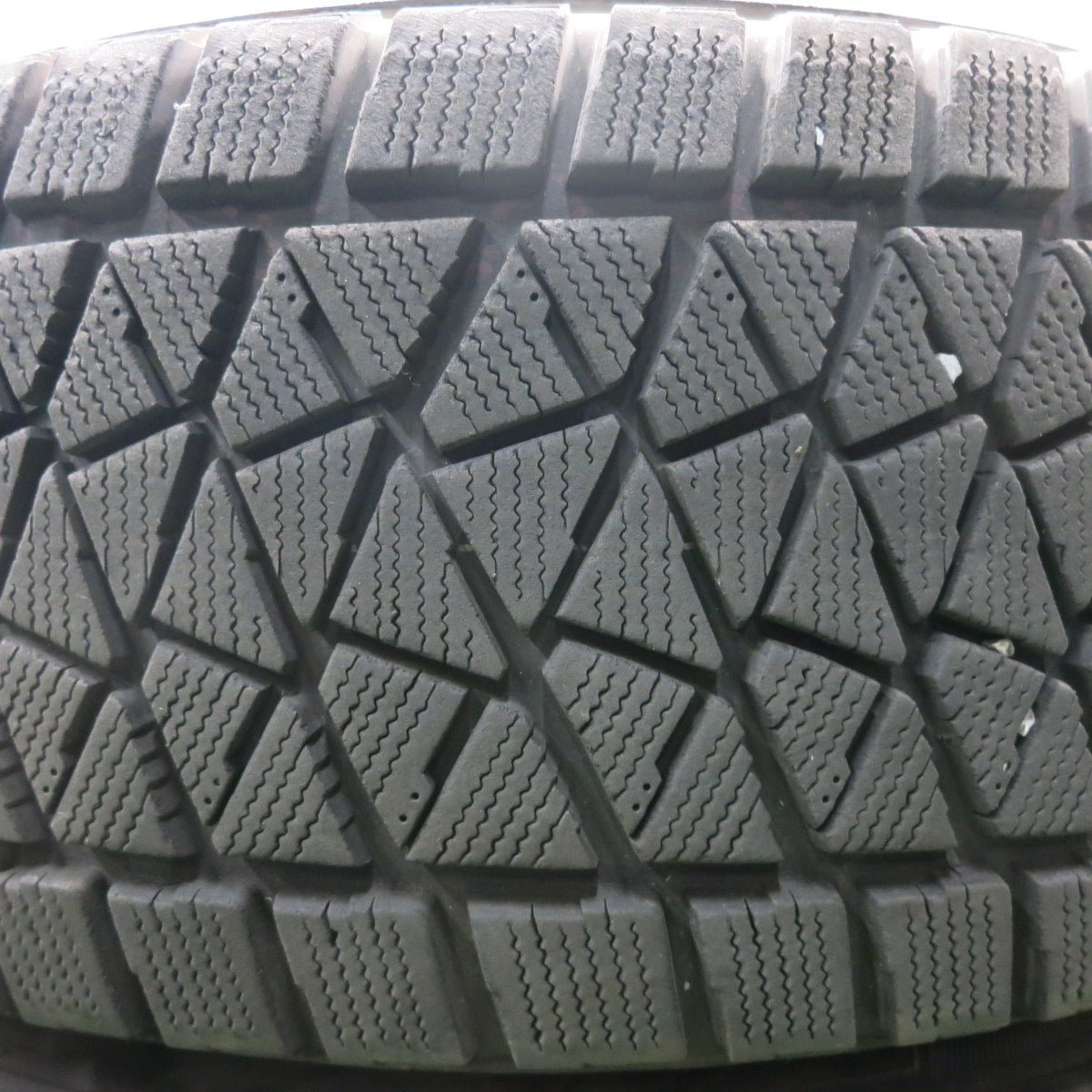 *送料無料* 4本価格★スタッドレス 265/65R17 ブリヂストン ブリザック DM-V2 KEELER キーラー 17インチ PCD139.7/6H★4051010HAス