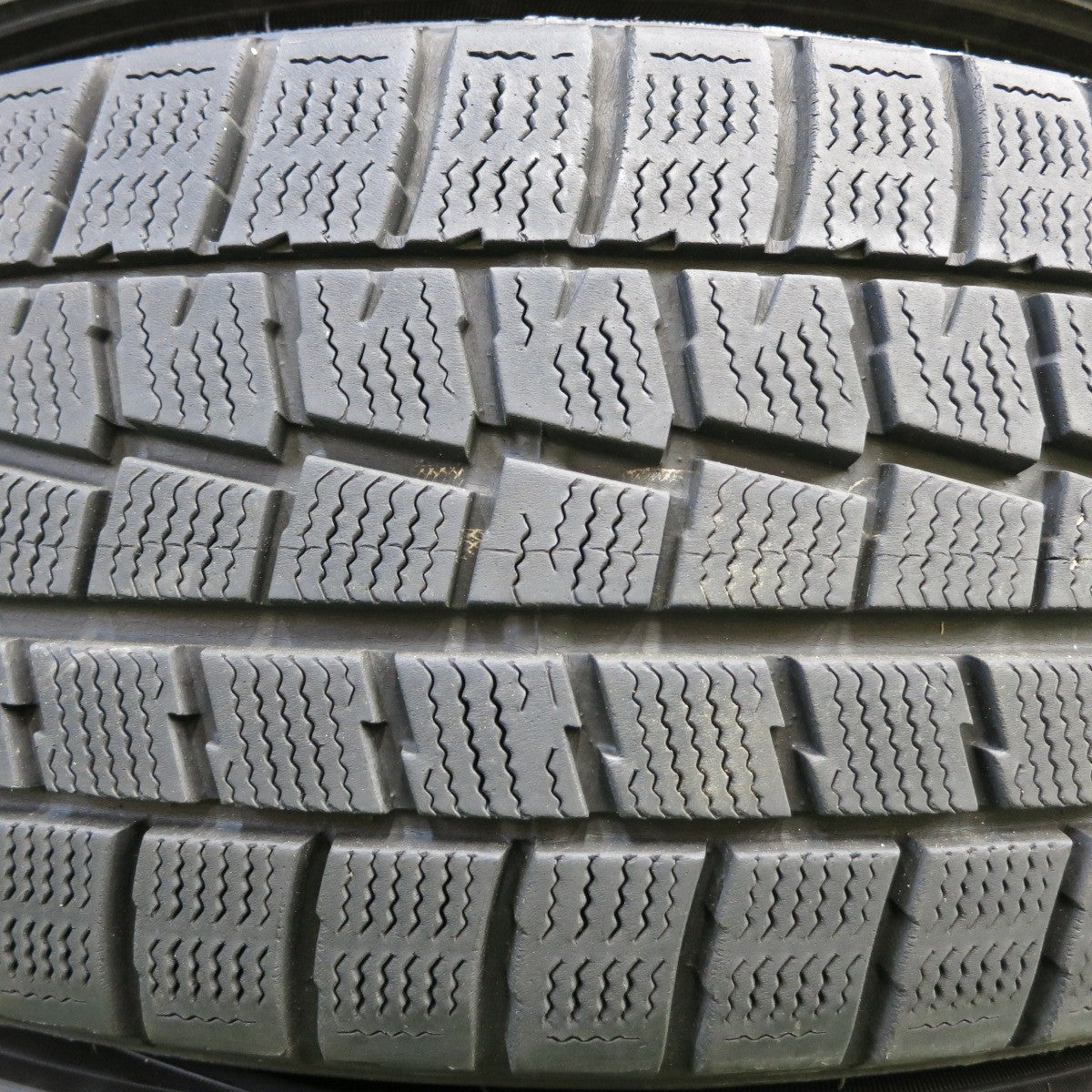 *送料無料* バリ溝！8.5分★スタッドレス 215/60R17 ダンロップ ウインターマックス WM01 PRD V7 17インチ PCD114.3/5H★4050802イス