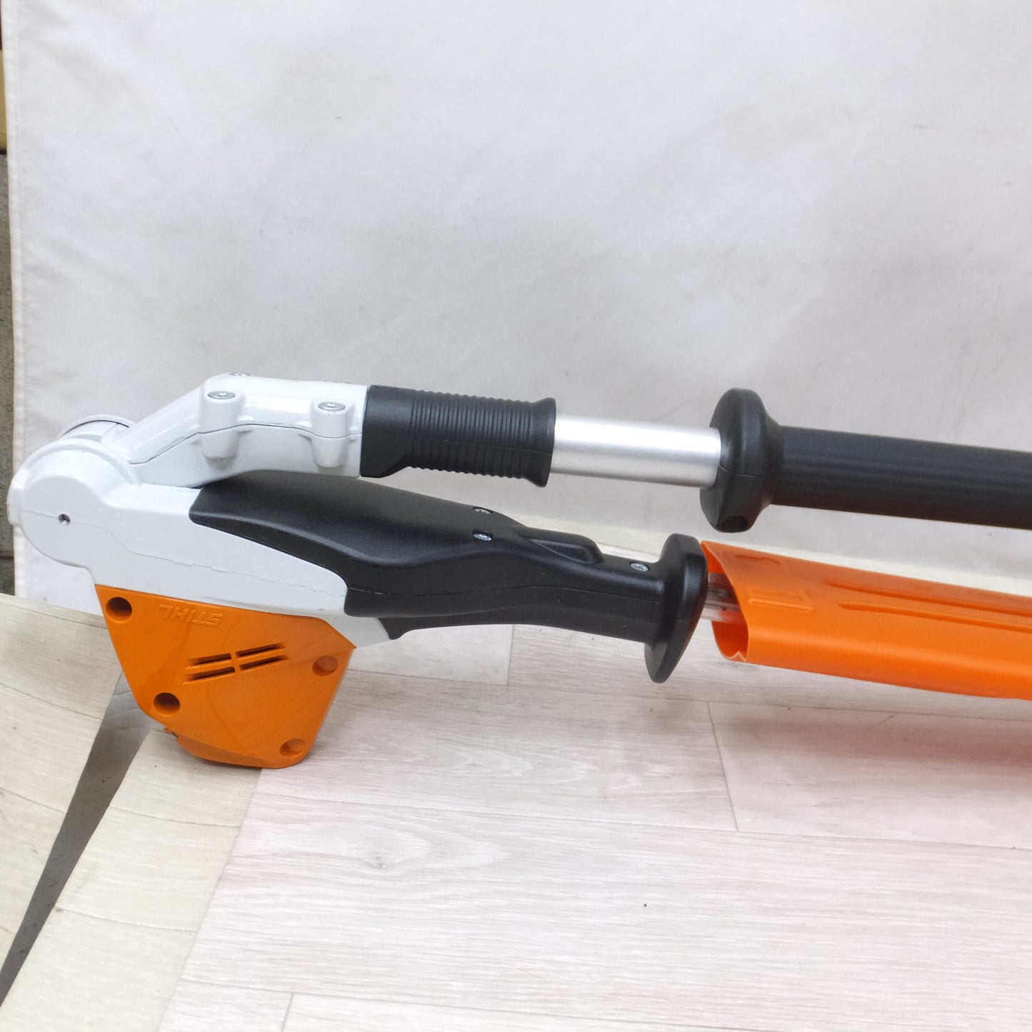 [送料無料] 未使用◆STIHL バッテリー ロングリーチ ヘッジトリマー HLA66 本体のみ 充電式 バリカン 刈払機◆