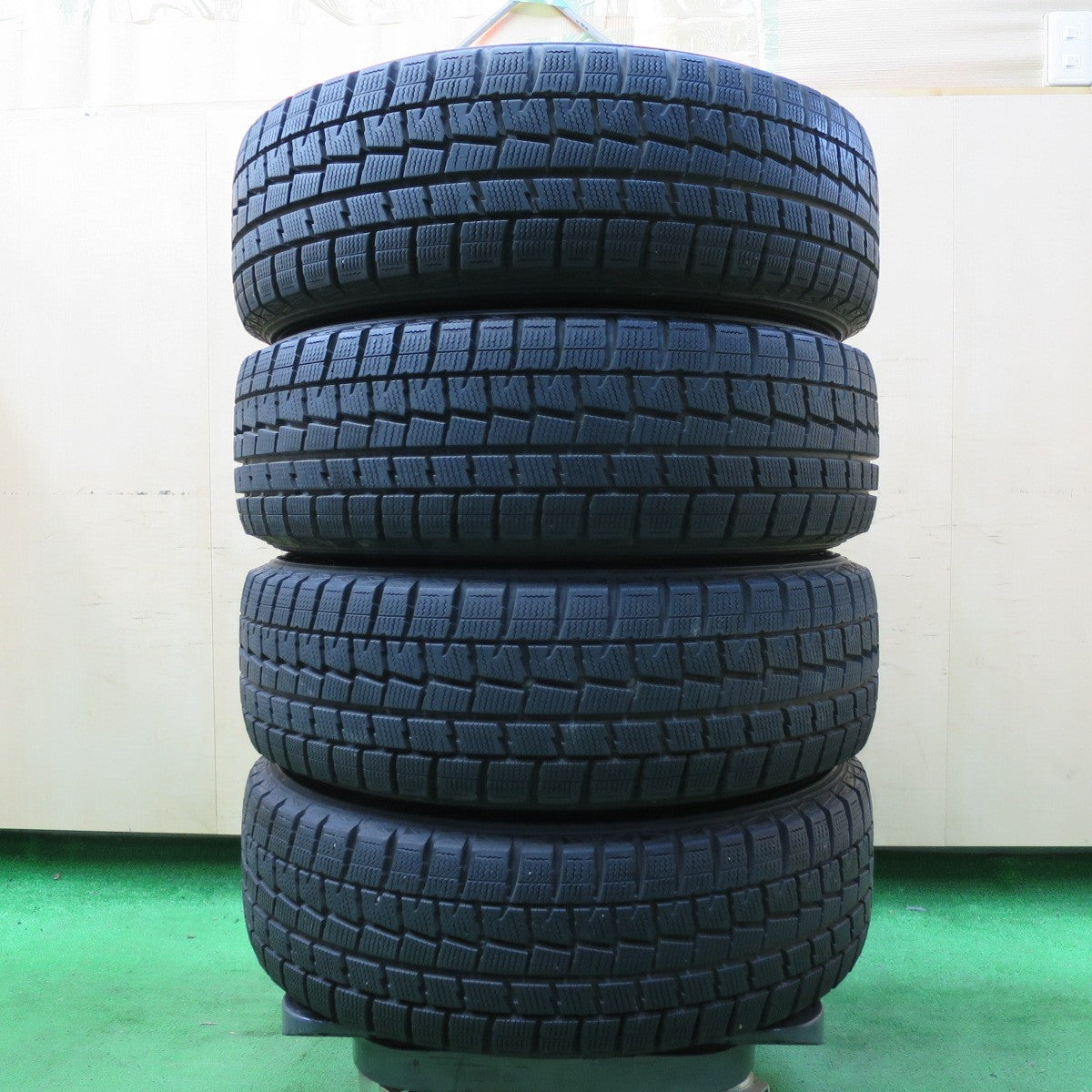 *送料無料* バリ溝！キレイ！9.5分以上★スタッドレス 185/65R15 ダンロップ ウインターマックス WM01 SPORT ABELIA  15インチ PCD100/4H★4070204イス