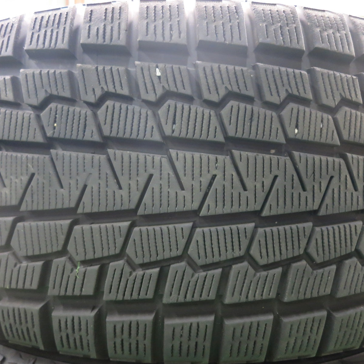 *送料無料* バリ溝！20年！キレイ！9.5分★ランクル 等 285/50R20 スタッドレス ヨコハマ アイスガード G075 LF SPORT 阿部商会 20インチ PCD150/5H★4061301HAス