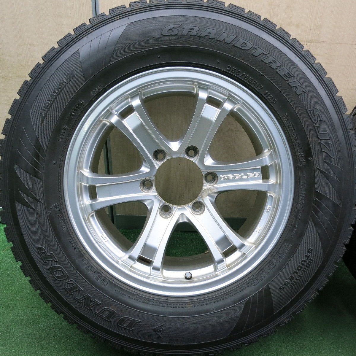 *送料無料* バリ溝！9.5分★KEELER 265/65R17 スタッドレス ダンロップ グラントレック SJ7 キーラー 17インチ PCD139.7/6H★4060202HAス