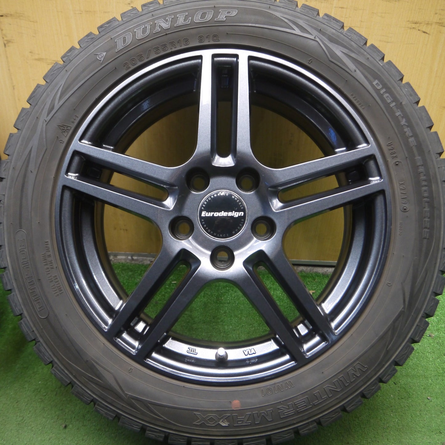 *送料無料* バリ溝！キレイ！8.5分★ベンツ等 Eurodesign 205/55R16 スタッドレス ダンロップ ウインターマックス WM01 ユーロデザイン PCD112/5H★4052408Hス