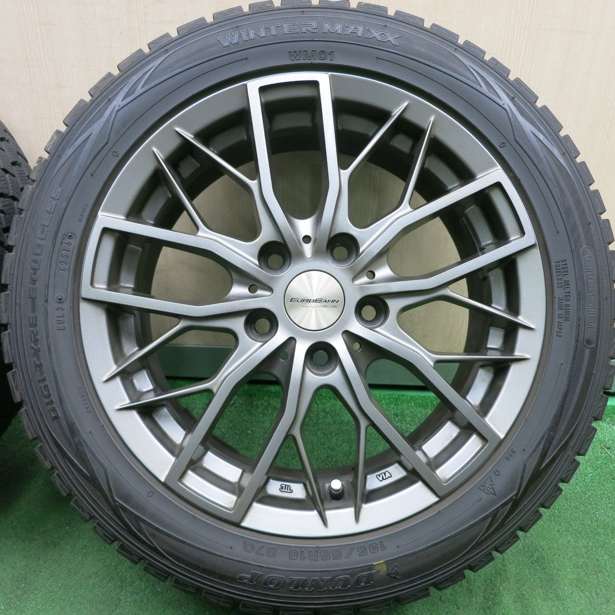 *送料無料* バリ溝！綺麗！9.5分★BMW等 EUROBAHN SPORTECHNIC 195/55R16 スタッドレス ダンロップ ウインターマックス WM01 PCD112/5H★4062903HAス