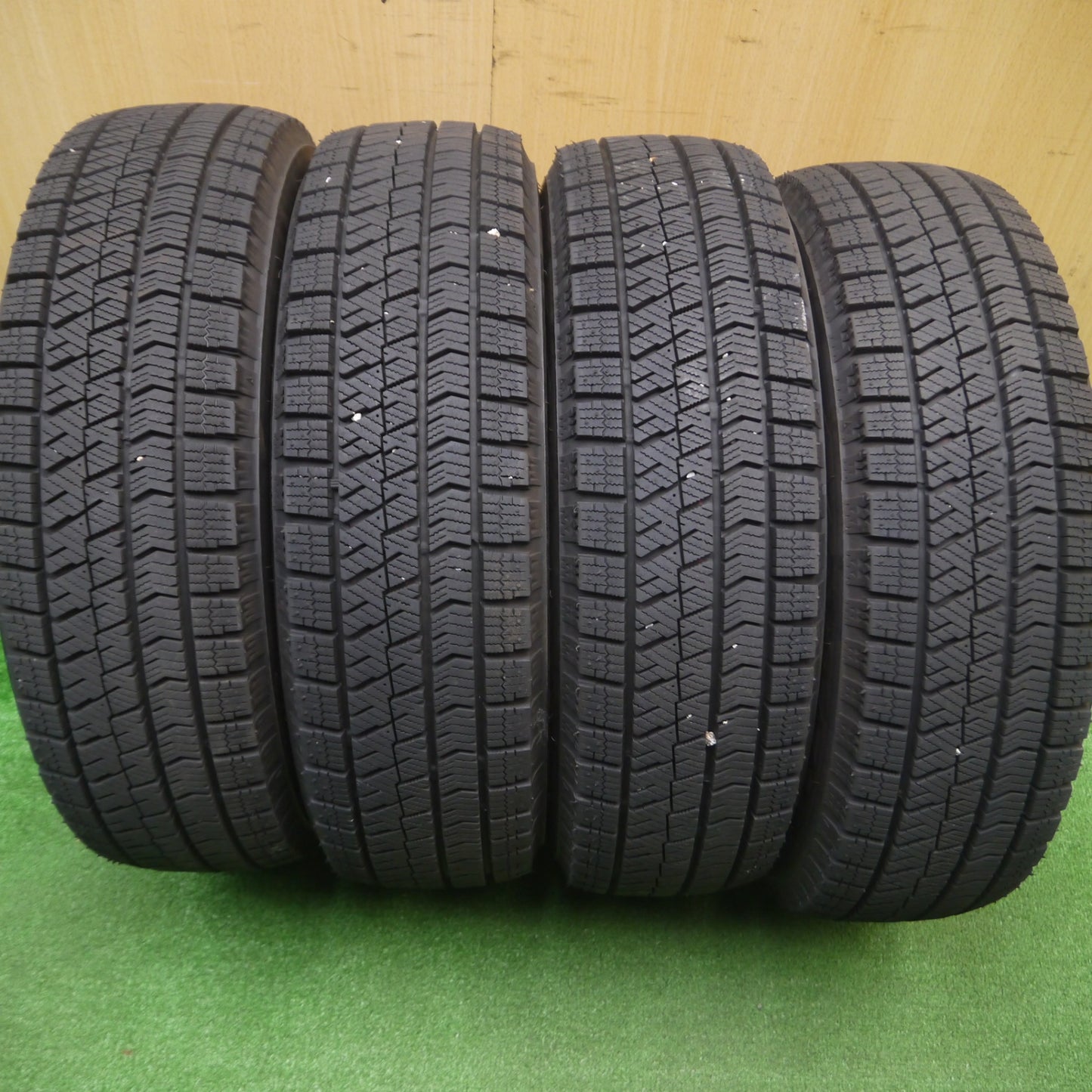 [送料無料] 超バリ溝！21年！キレイ！9.5分以上★スタッドレス 155/65R13 ブリヂストン ブリザック VRX2 LEBEN レーベン 13インチ PCD100/4H★4111203Hス