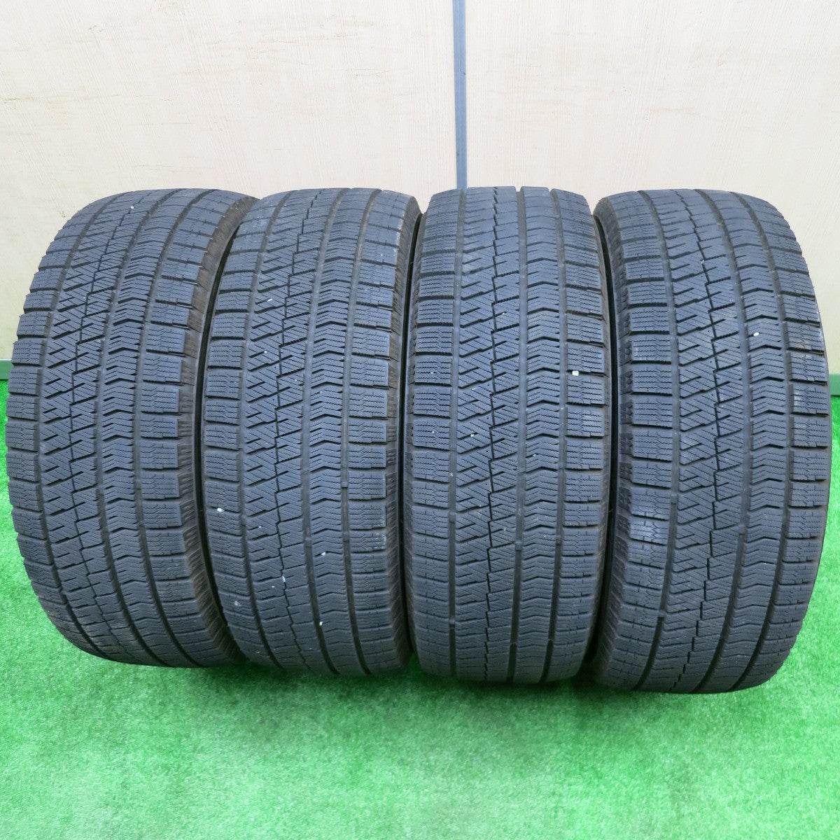 [送料無料] バリ溝！20年！キレイ！9.5分★スズキ スイフト スポーツ ZC33S 純正 215/55R17 スタッドレス ブリヂストン ブリザック VRX2 PCD114.3/5H★4091302NJス