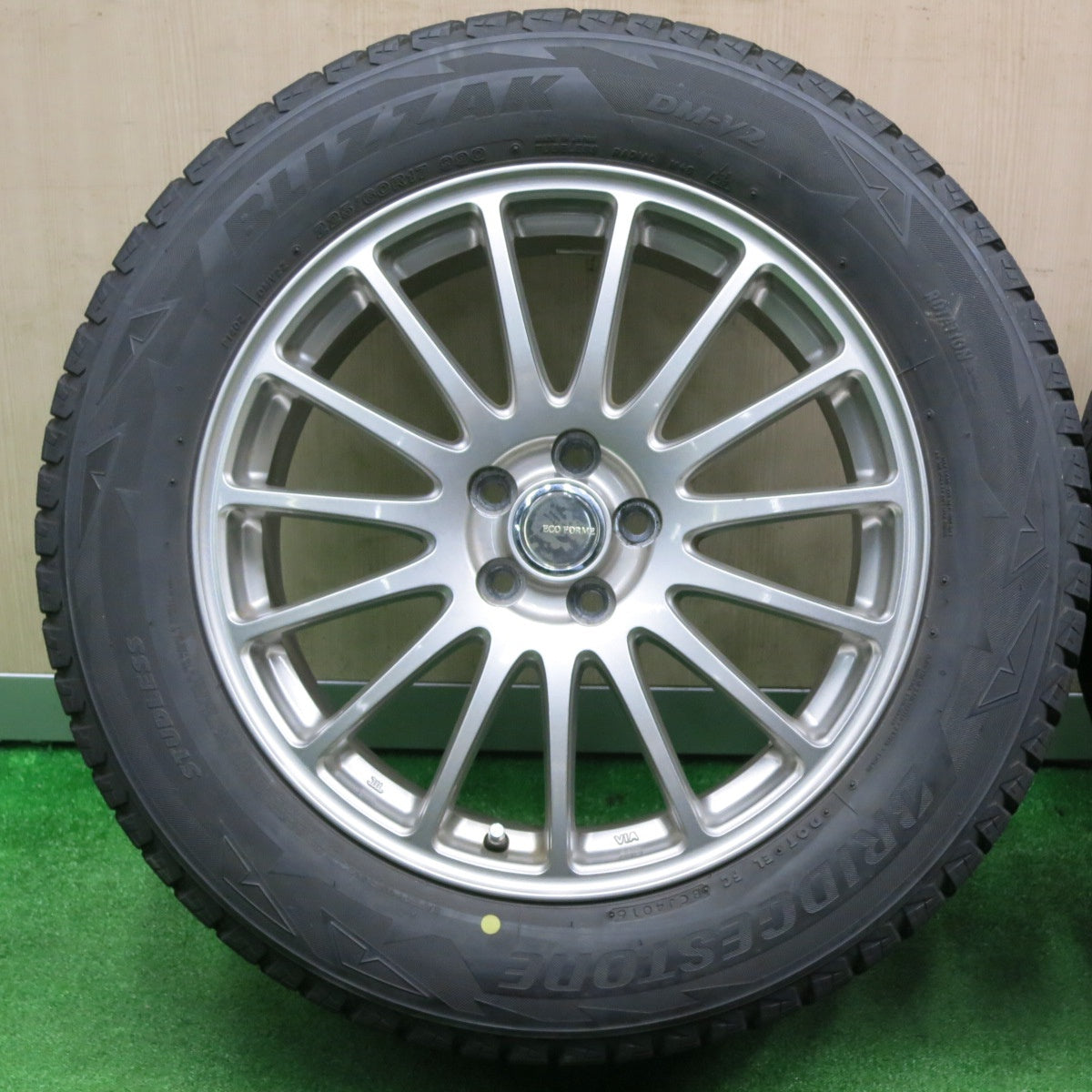 [送料無料] キレイ★XV 等 225/60R17 スタッドレス ブリヂストン ブリザック DM-V2 ECO FORME エコフォルム PCD100/5H★4110503NJス