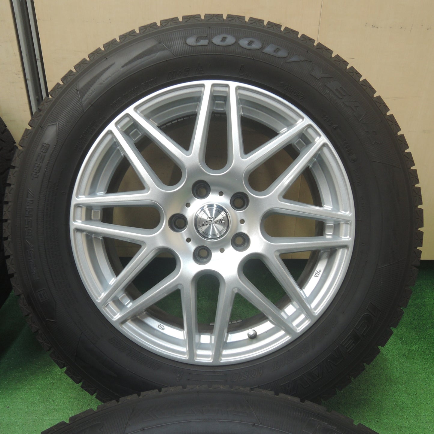 *送料無料* バリ溝！キレイ！9.5分以上★スタッドレス 225/65R17 グッドイヤー アイスナビ SUV D.O.S. GaviaL DOS 17インチ PCD114.3/5H★4032001SYス