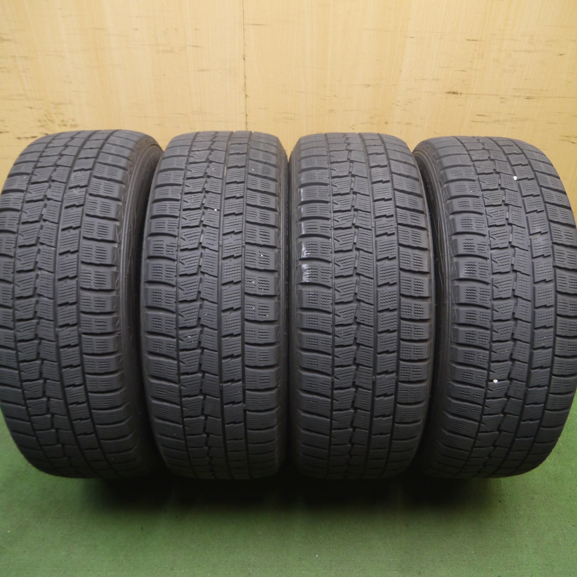 送料無料* バリ溝！8.5分☆アウディ等 SPORT TECHNIC 225/50R17 スタッドレス ダンロップ ウインターマックス W |  名古屋/岐阜の中古カー用品・工具の買取/販売ならガレージゲット