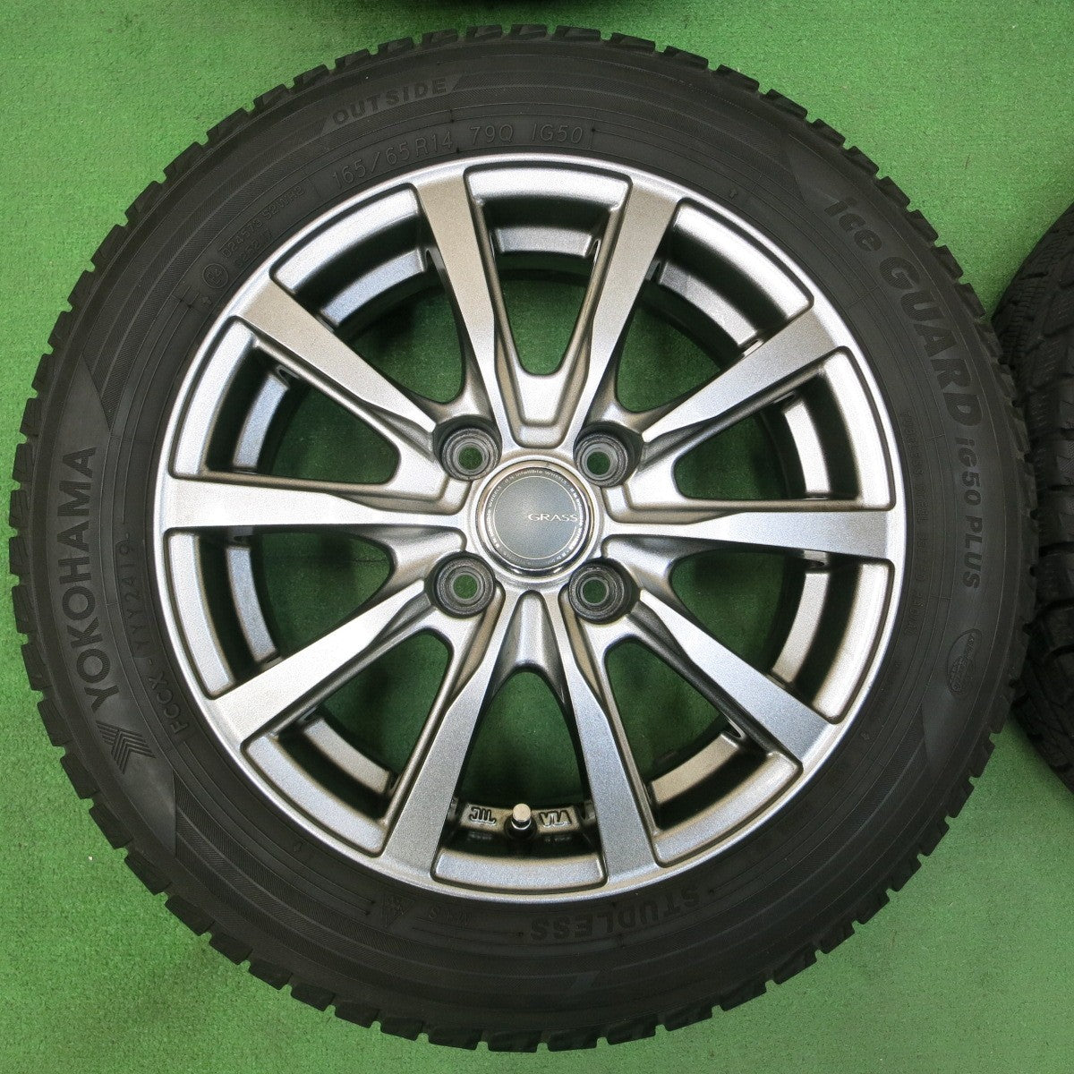 *送料無料* バリ溝！キレイ！9分★スタッドレス 165/65R14 ヨコハマ アイスガード iG50 プラス GRASS グラス 14インチ PCD100/4H★4042704イス