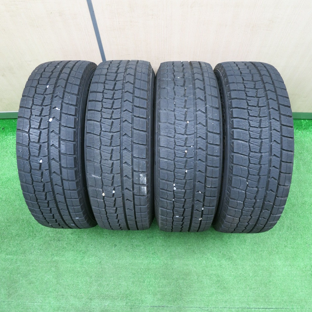 [送料無料] 超バリ溝！22年！キレイ！9.5分以上★スタッドレス 205/60R16 ダンロップ ウインターマックス WM02 WINNERS ウィナーズ 16インチ PCD114.3/5H★4102504NJス