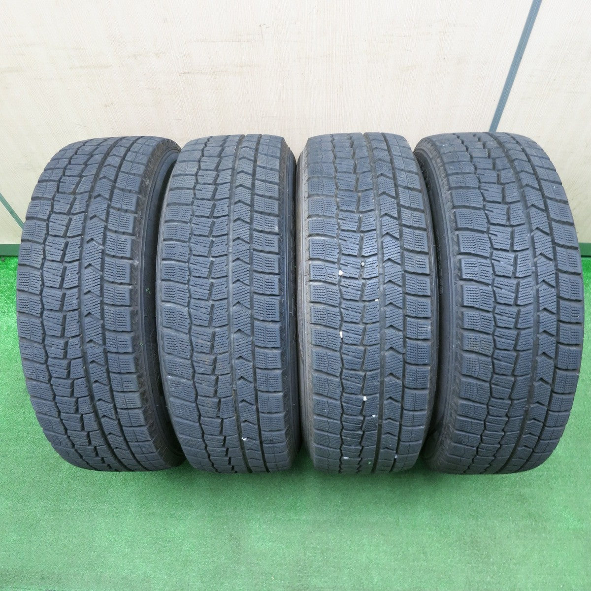 [送料無料] バリ溝！キレイ！9.5分★ベンツ 等 AGA Burg 215/60R17 スタッドレス ダンロップ ウインターマックス WM02 17インチ ブルグ PCD112/5H★5012103NJス