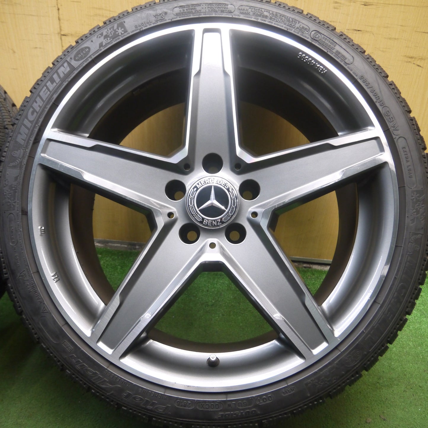 *送料無料* バリ溝！キレイ！8.5分★ベンツ等 MAK STERNA 255/35R19 285/30R19 スタッドレス ミシュラン パイロット アルペン 19インチ PCD112/5H★4032508Hス