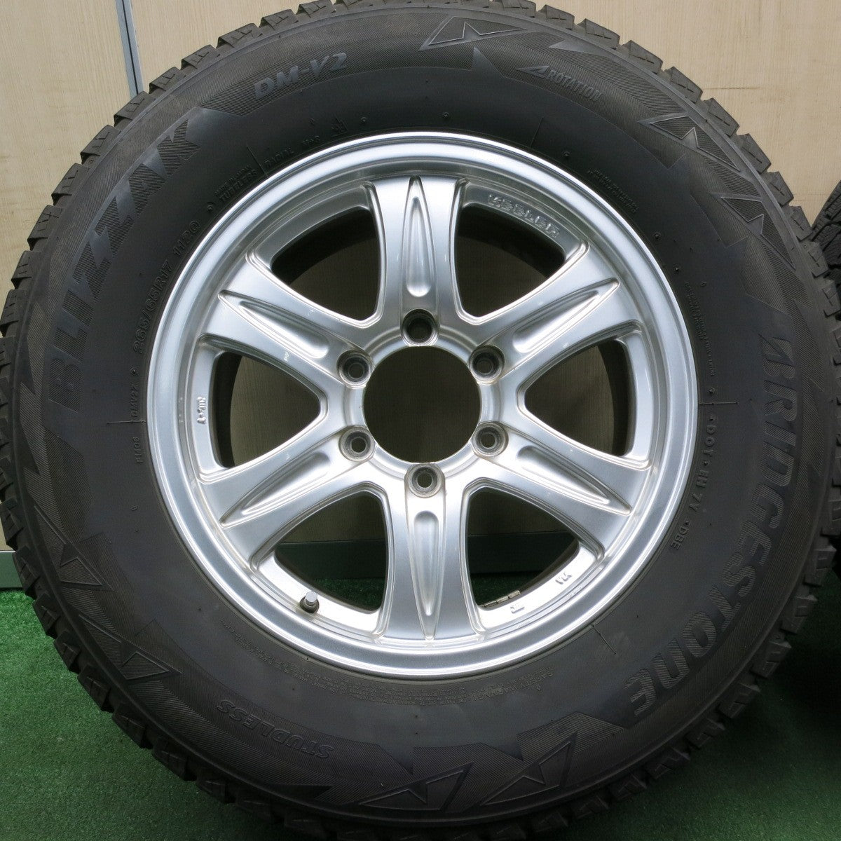 *送料無料* 4本価格★スタッドレス 265/65R17 ブリヂストン ブリザック DM-V2 KEELER キーラー 17インチ PCD139.7/6H★4051010HAス