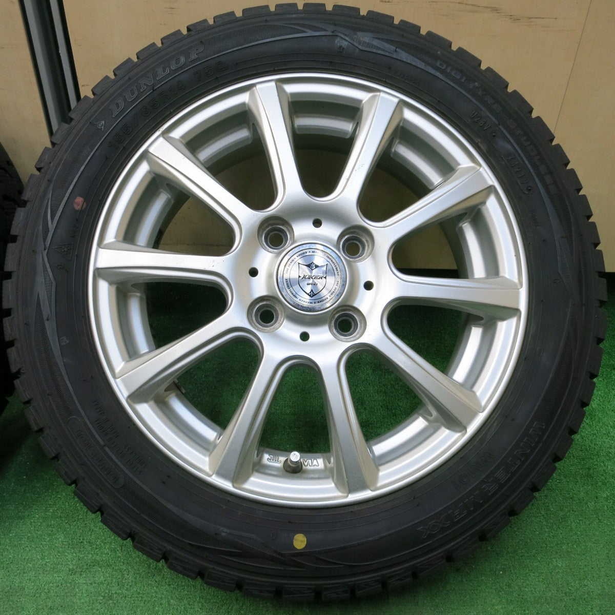 *送料無料* バリ溝！9.5分以上★スタッドレス 155/65R14 ダンロップ ウインターマックス WM01 JOKER ジョーカー PCD100/4H★4031907イス