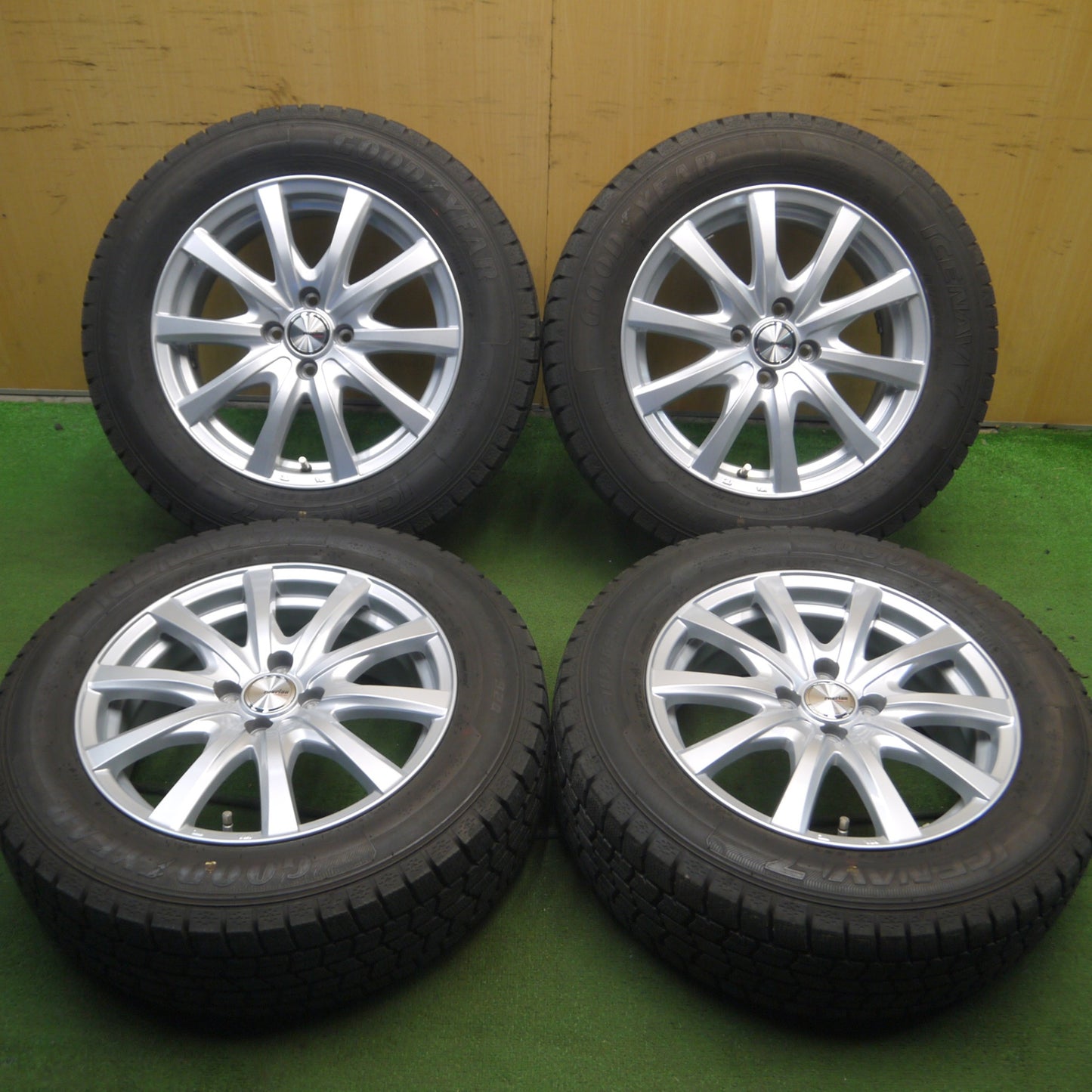 *送料無料* バリ溝！21年！キレイ！9.5分★スタッドレス 195/65R16 グッドイヤー アイスナビ7 ravrion RS01 ラブリオン 16インチ PCD100/4H★4031312Hス