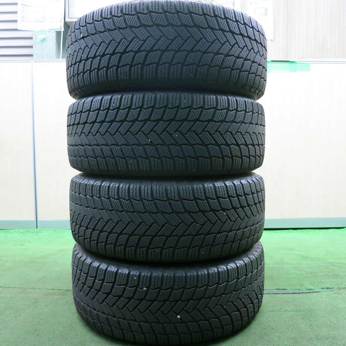 *送料無料* バリ溝！21年！9.5分★Lehrmeister L-F FIRST 235/45R18 スタッドレス ミシュラン X-ICE SNOW レアマイスター PCD114.3/5H★4053105HAス