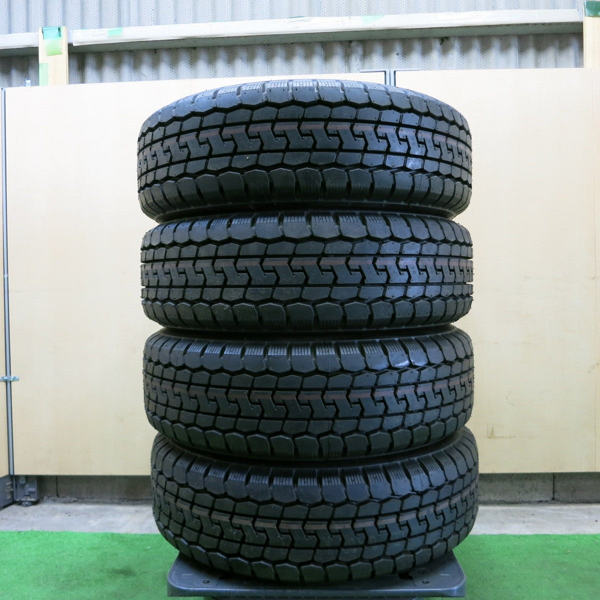 *送料無料* 未使用！22年★トラック タイヤ 185/65R15 101/99L ヨコハマ TY285 TOPY スチール 15インチ  PCD203.2/5H★4061703ナノ