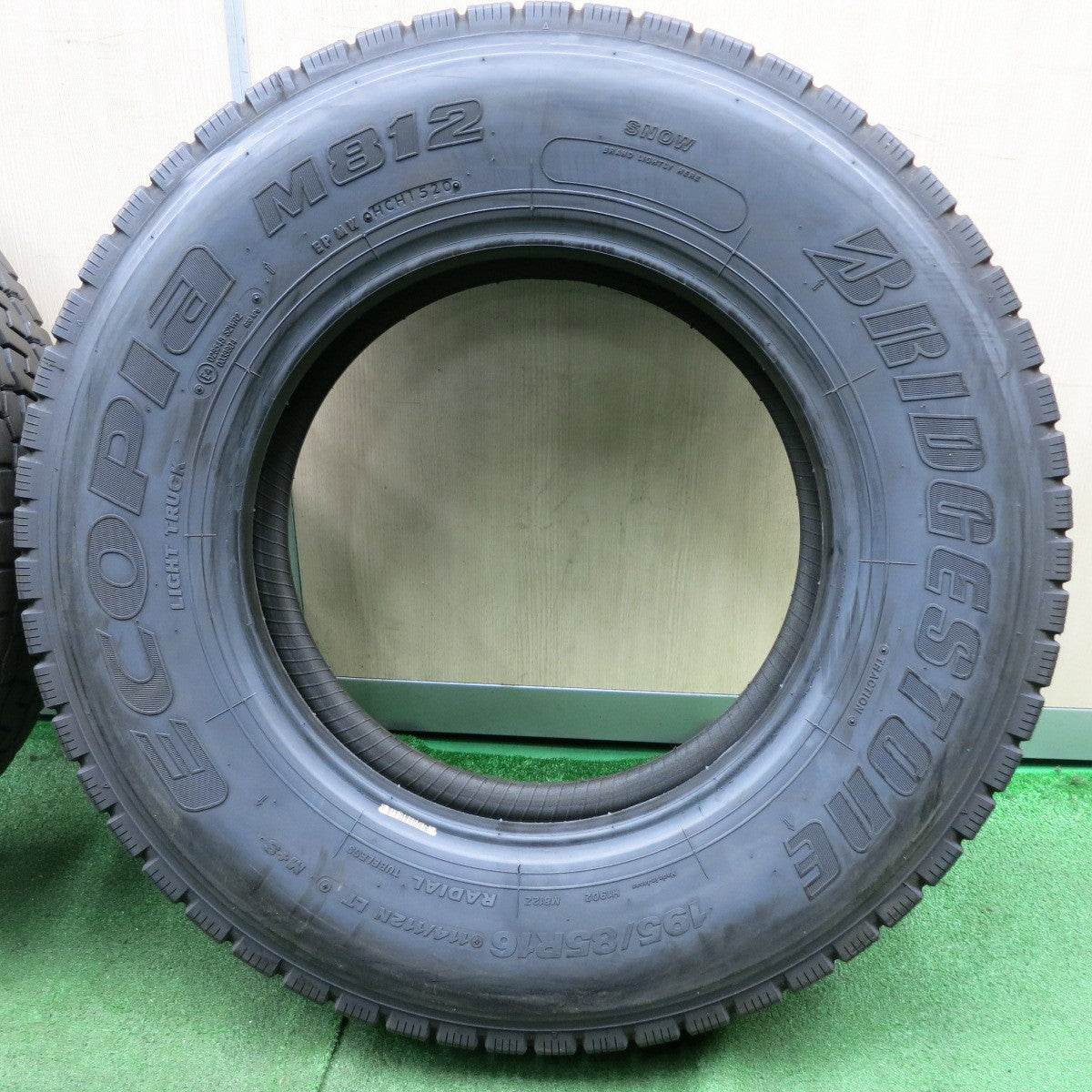 *送料無料* バリ溝！20年！9.5分★トラック タイヤ 195/85R16 114/112N ブリヂストン エコピア M812 ミックス オールシーズン 16インチ★4071311NJスタ