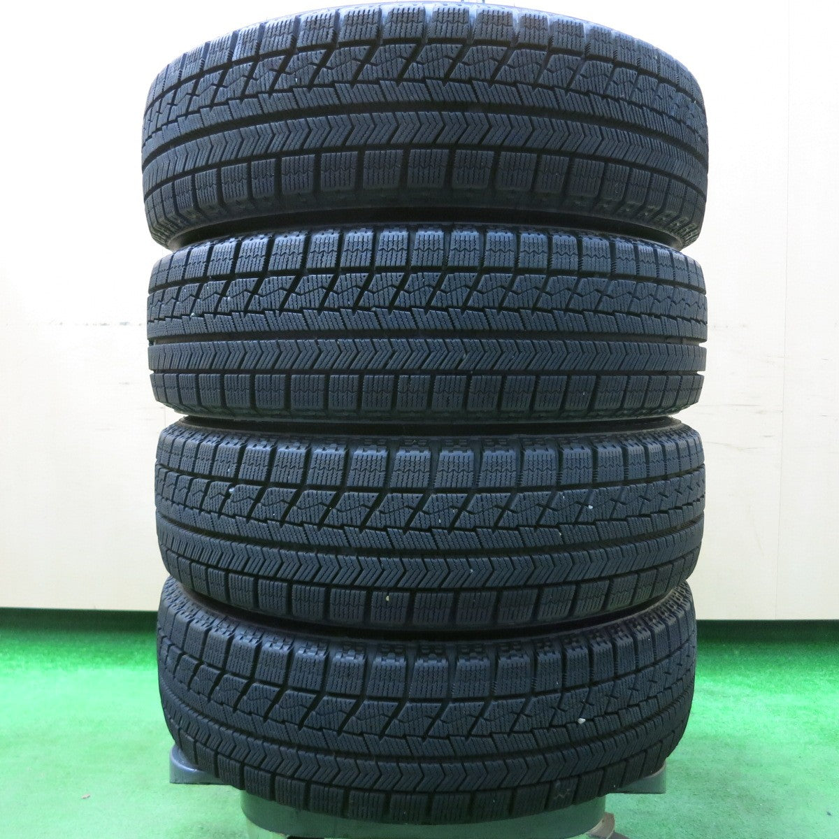 *送料無料* バリ溝！キレイ！9分★スタッドレス 155/65R14 ブリヂストン ブリザック VRX 社外 アルミ 14インチ  PCD100/4H★4031610イス