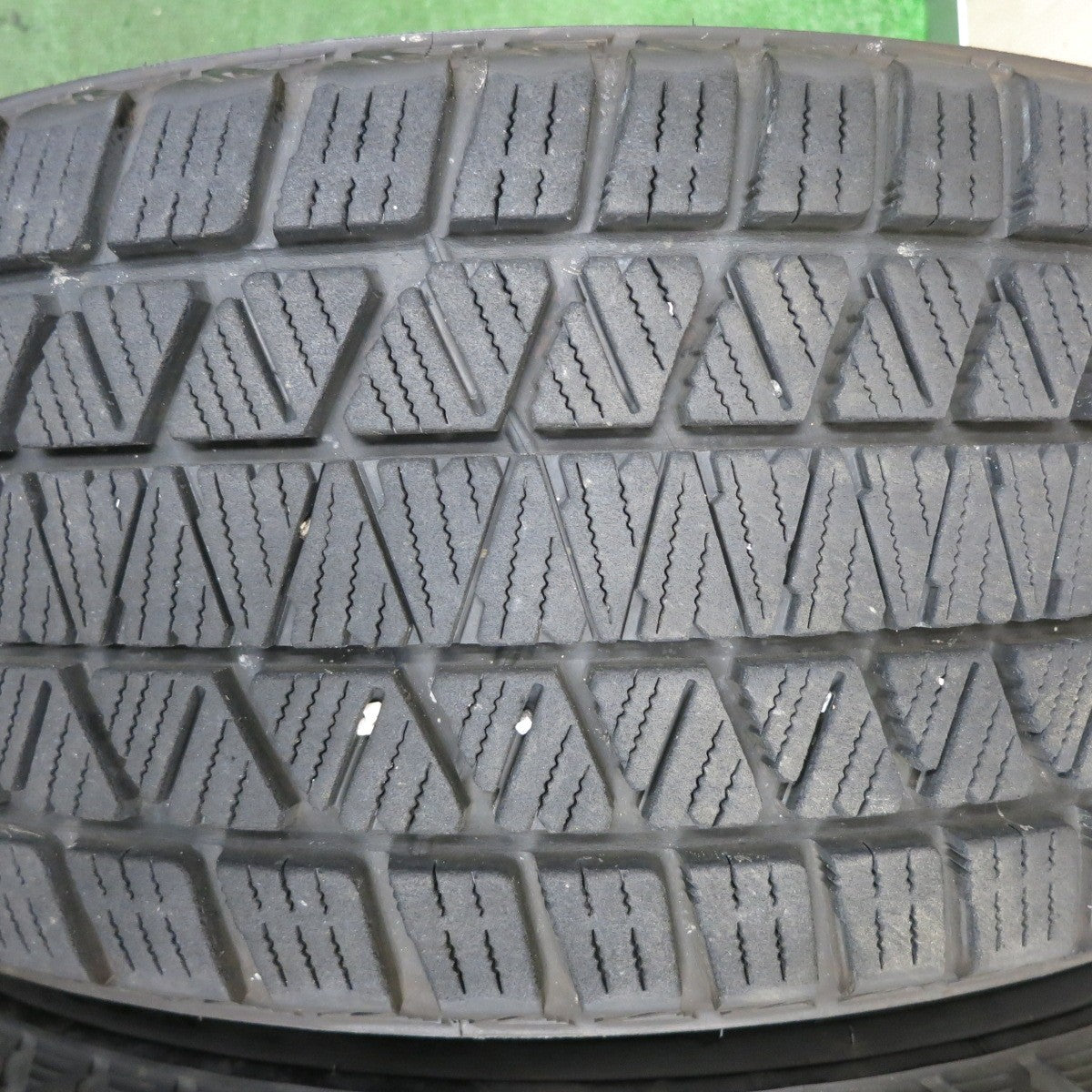 *送料無料* バリ溝！キレイ！8.5分★スタッドレス 225/60R17 ブリヂストン ブリザック DM-V3 TEAD テッド 17インチ PCD114.3/5H★4041016TNス