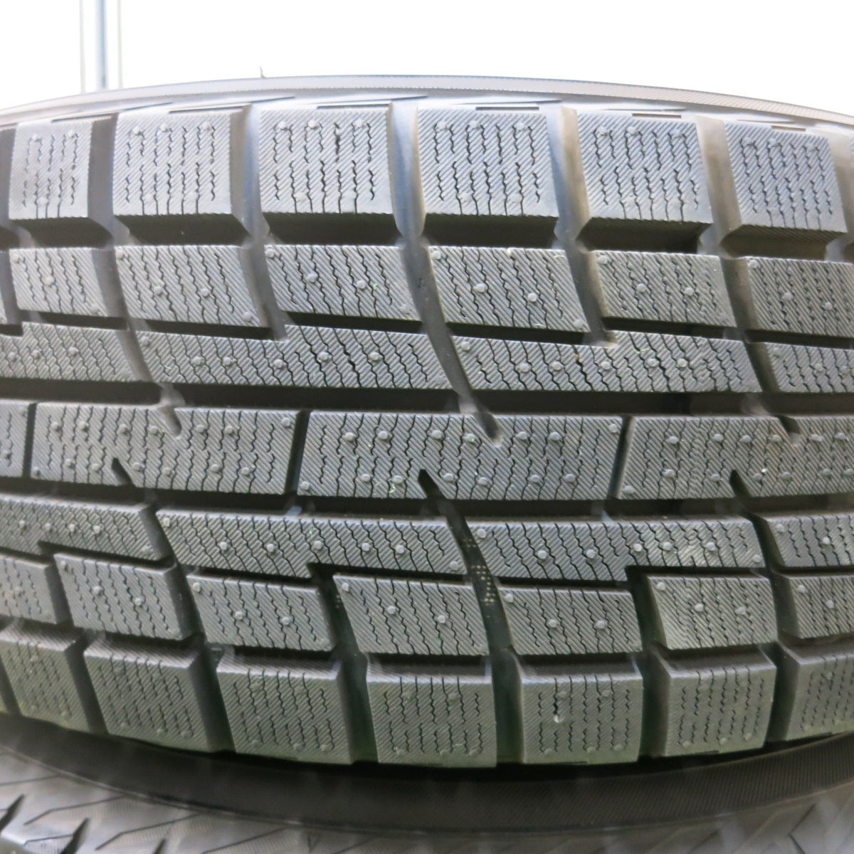 [送料無料] バリ溝！21年！ほぼ10分★スタッドレス 175/70R14 プラクティバ アイス BP02 スチール ホイール 14インチ PCD100/4H★4102509SYス