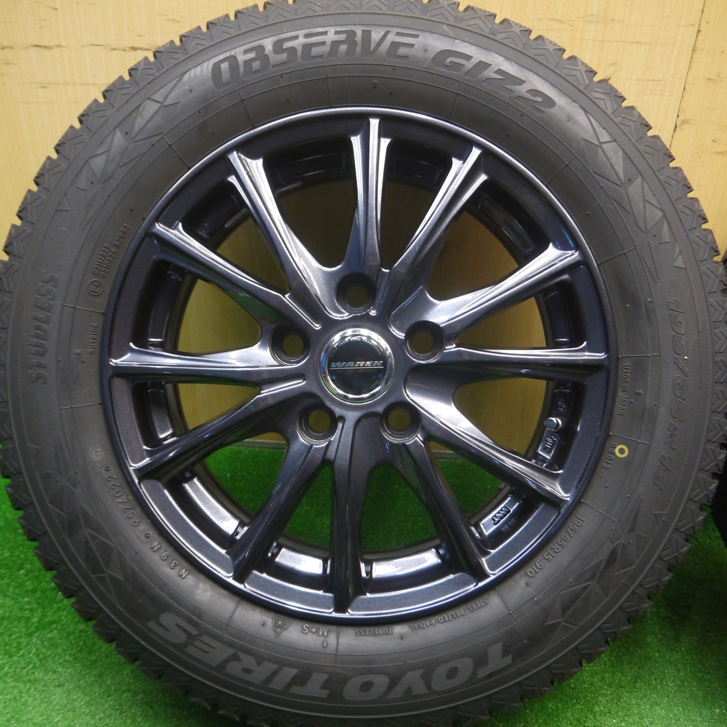[送料無料] バリ溝！22年！キレイ！★スタッドレス 195/65R15 トーヨー オブザーブ GIZ2 WAREN ヴァーレン 15インチ PCD114.3/5H★4120204Hス