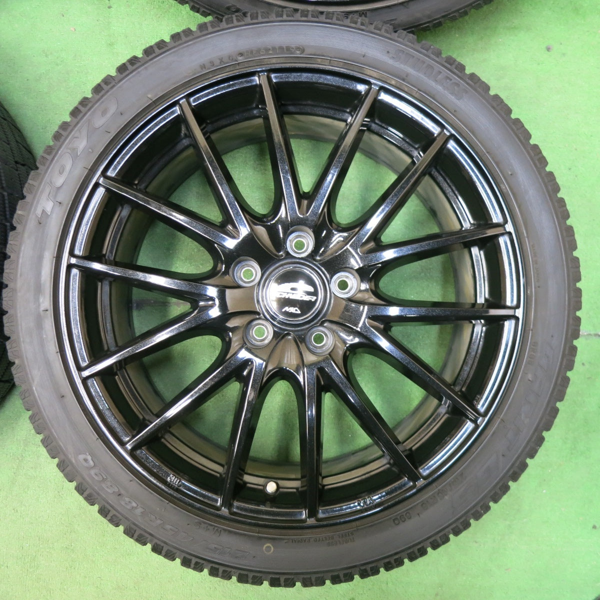 [送料無料] バリ溝！キレイ！9.5分★スタッドレス 215/45R18 トーヨー ガリット G5 SCHNEIDER MiD シュナイダー 18インチ PCD114.3/5H★4112712SYス