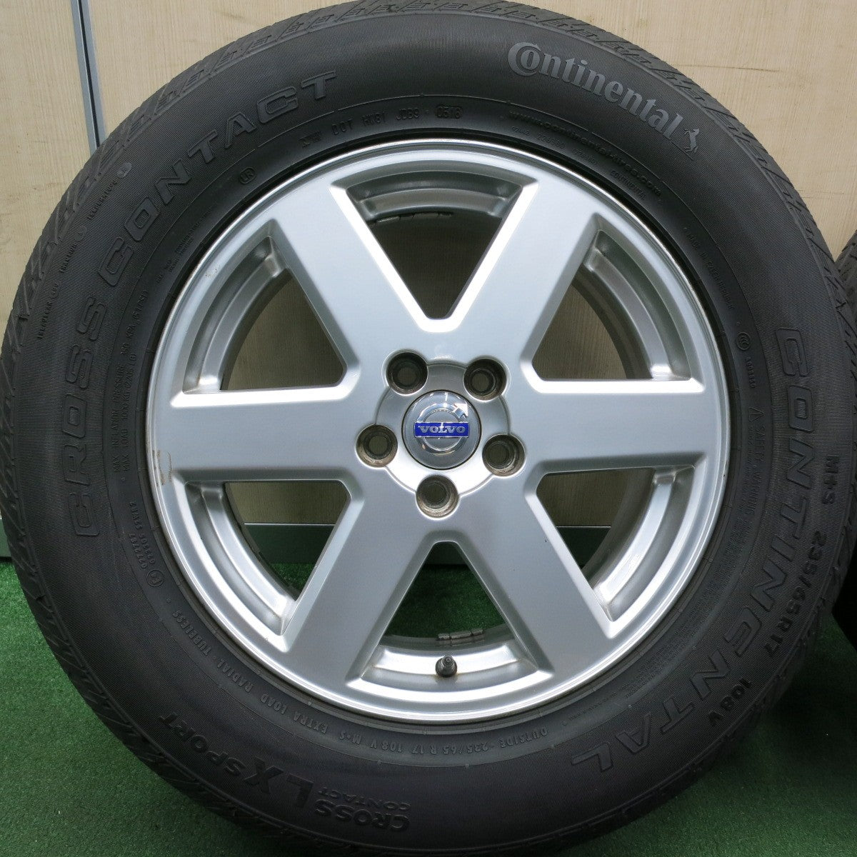 *送料無料* 4本価格★ボルボ XC90 純正 235/65R17 コンチネンタル クロスコンタクト LX SPORT 17インチ PCD108/5H★4050602HAノ