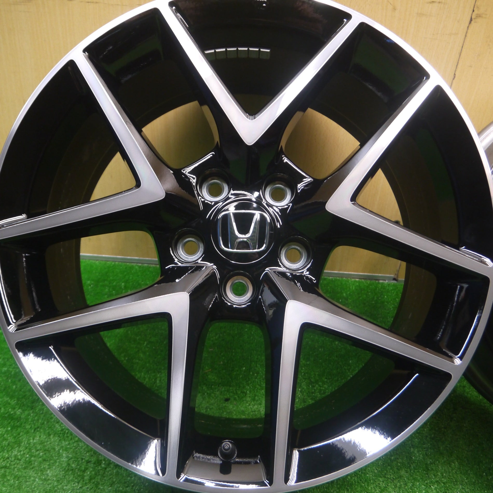 送料無料* 新車外し☆ホンダ シビック FL4 FL1 純正 ホイール 18インチ 18×8J PCD114.3/5H☆4090301Hホ |  名古屋/岐阜の中古カー用品・工具の買取/販売ならガレージゲット