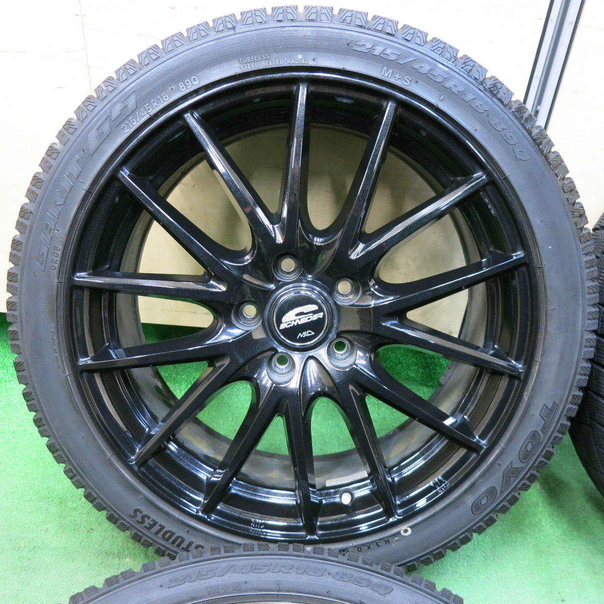 [送料無料] バリ溝！キレイ！9.5分★スタッドレス 215/45R18 トーヨー ガリット G5 SCHNEIDER MiD シュナイダー 18インチ PCD114.3/5H★4112712SYス