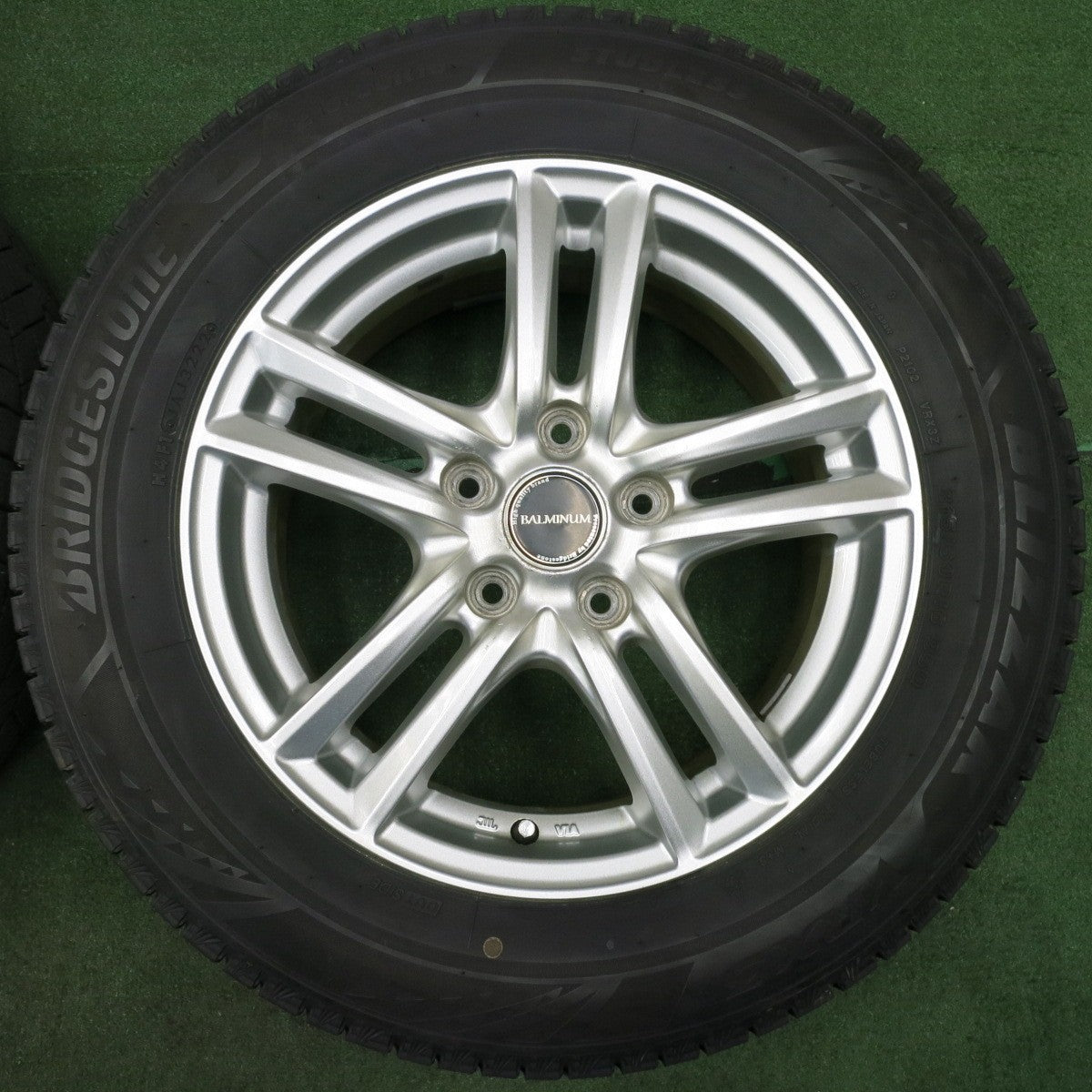 *送料無料* バリ溝！22年！9.5分★スタッドレス 215/60R16 ブリヂストン ブリザック VRX3 BALMINUM バルミナ 16インチ PCD114.3/5H★4051402NJス