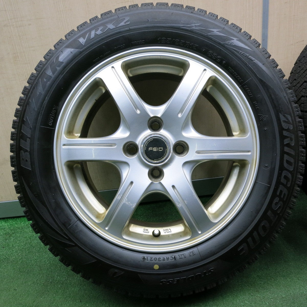 *送料無料* バリ溝！21年！9.5分★スタッドレス 185/65R15 ブリヂストン ブリザック VRX2 FEID 15インチ PCD100/4H★4032405NJス