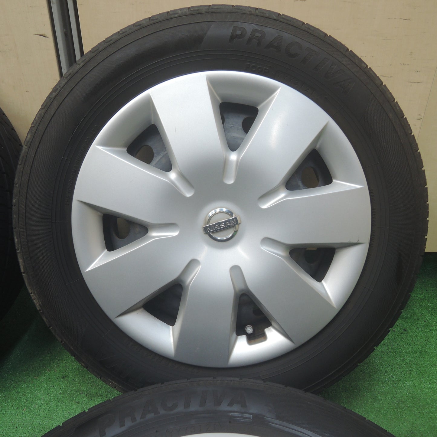 *送料無料* バリ溝！21年！9.5分★日産 E11 ノート 純正 175/65R14 プラクティバ PRACTIVA 14インチ PCD100/4H★4071004SYノ