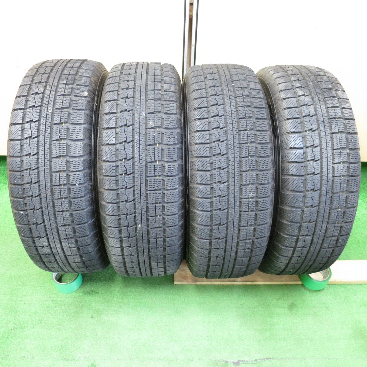 *送料無料* バリ溝！キレイ！9.5分★スタッドレス 215/60R16 トーヨー ウインタートランパス MK4α JOKER ジョーカー 16インチ PCD114.3/5H★4042206KMス