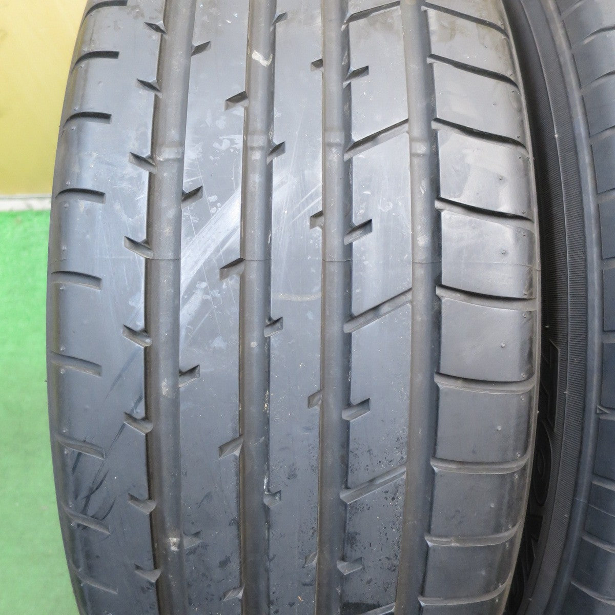 *送料無料* バリ溝！21年！9.5分★225/55R19 トーヨー プロクセス R46A タイヤ 19インチ ハリアー CX-5 CX-8 等★4031503KKノタ