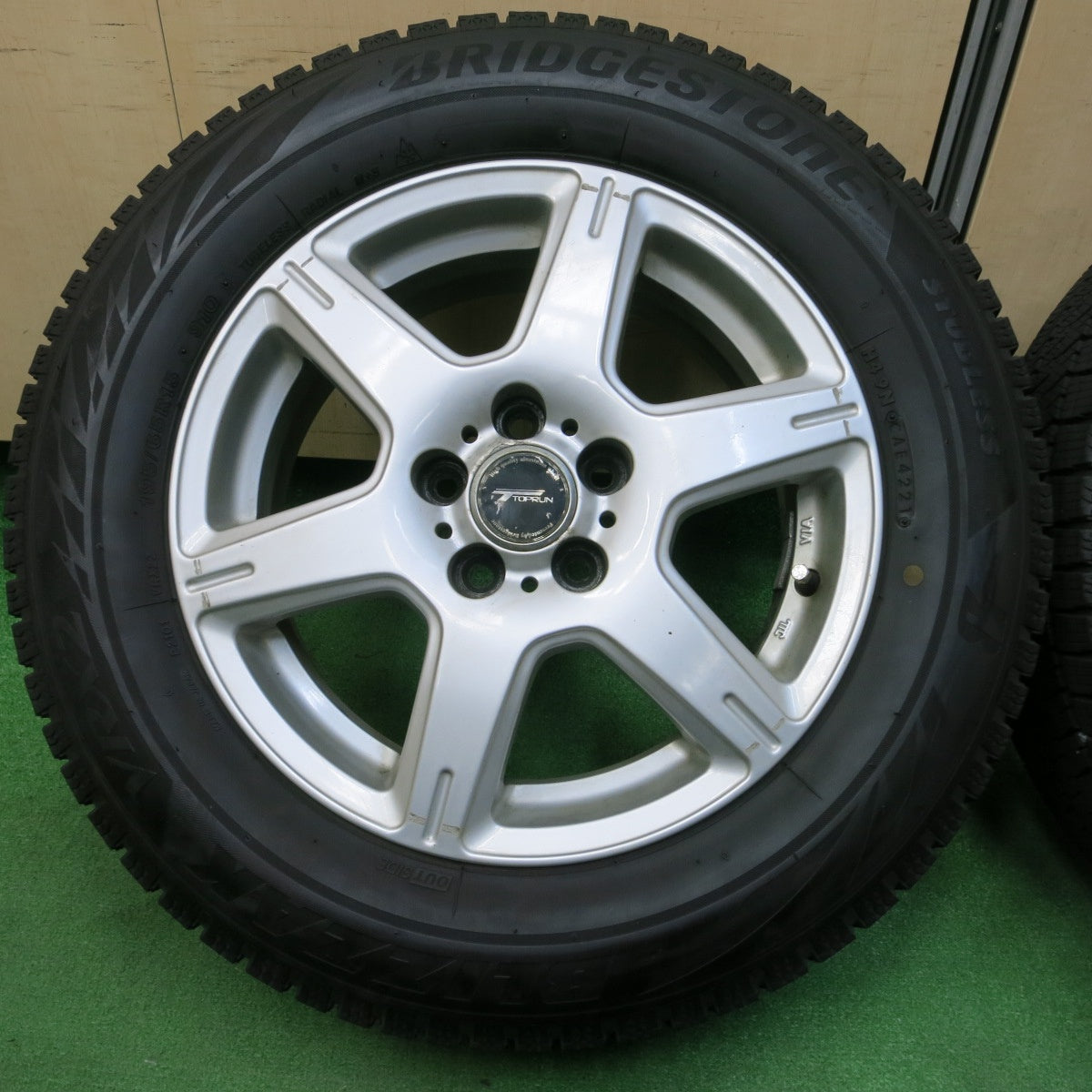 *送料無料* 4本価格！21年★プリウス等 195/65R15 スタッドレス ブリヂストン ブリザック VRX2 TOPRUN トップラン 15インチ PCD100/5H★4042404イス