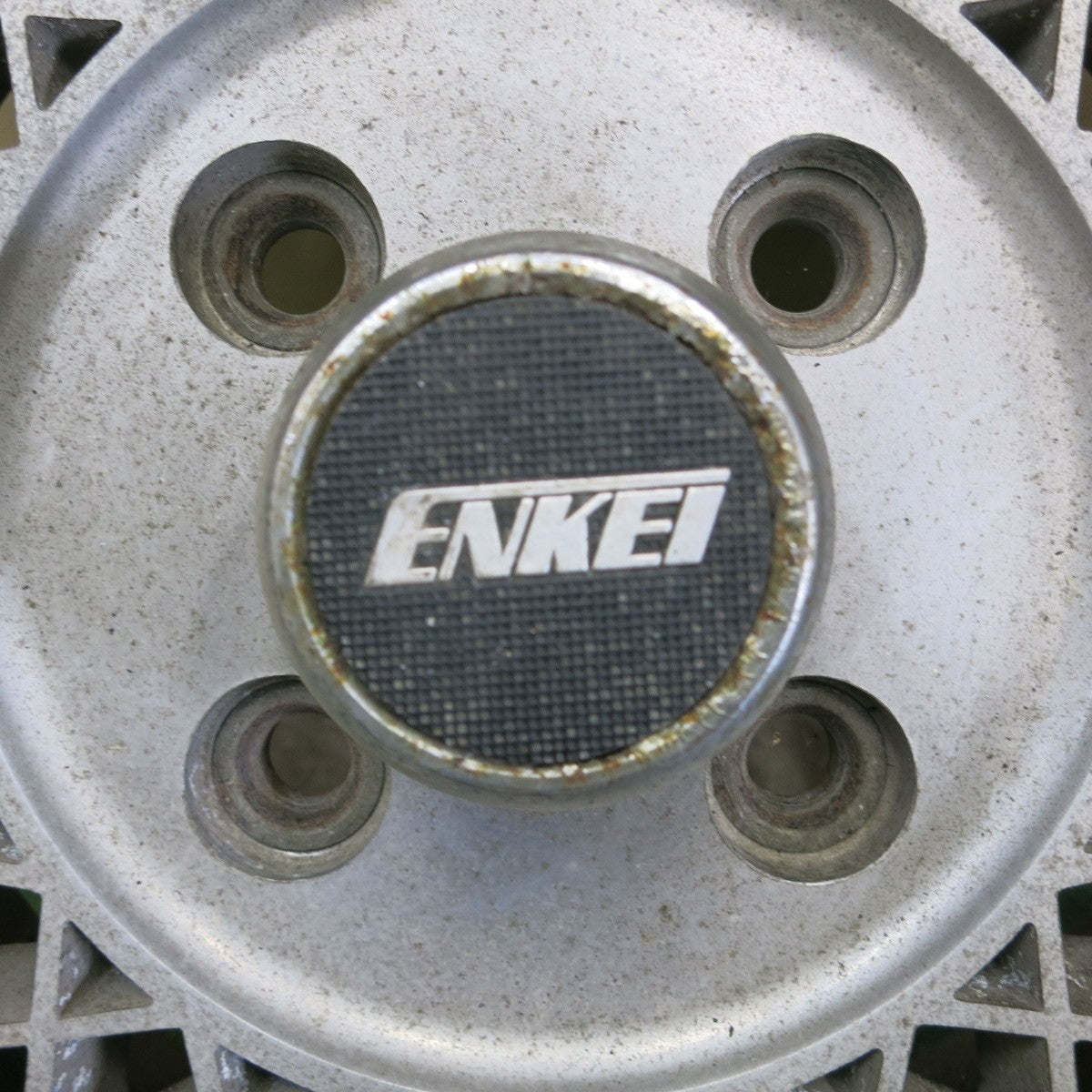 *送料無料* バリ溝！ほぼ10分★ENKEI MESH 185/70R14 BT02 ブリヂストン ウインター ラジアル 704 エンケイ メッシュ PCD114.3/4H★4070602ナス