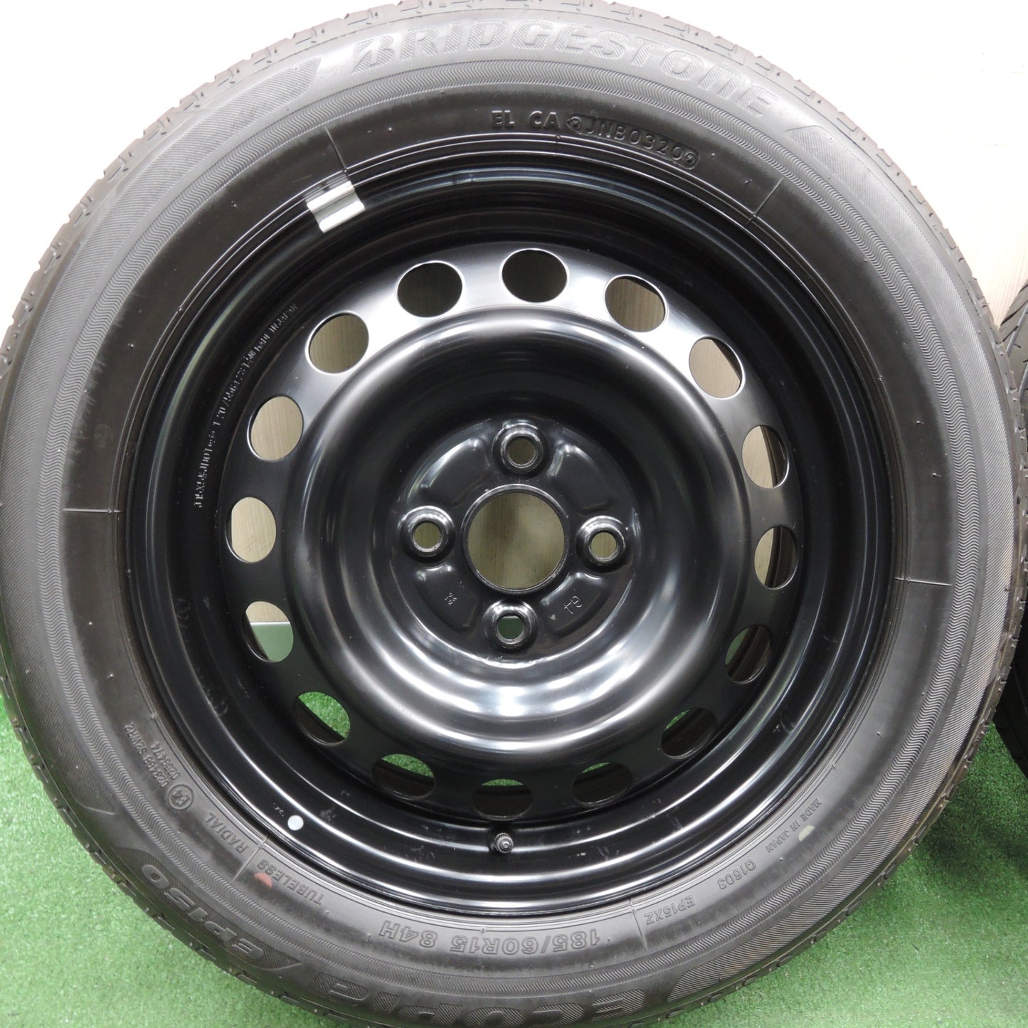 *送料無料* バリ溝！20年！キレイ！8.5分★トヨタ アクア 純正 スチール 185/60R15 ブリヂストン エコピア EP150 15インチ PCD100/4H★4031606HAノ