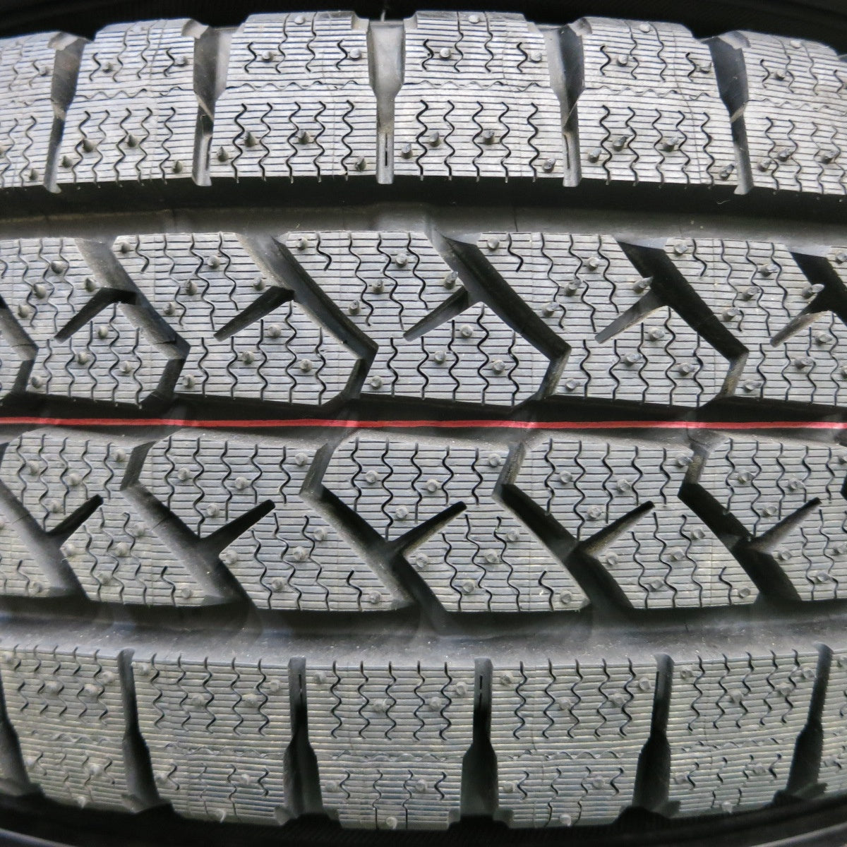 *送料無料* 超バリ溝！ほぼ10分★ハイエース等 195/80R15 スタッドレス ブリヂストン ブリザック VL1 スチール ホイール 15インチ PCD139.7/6H★4042405イス