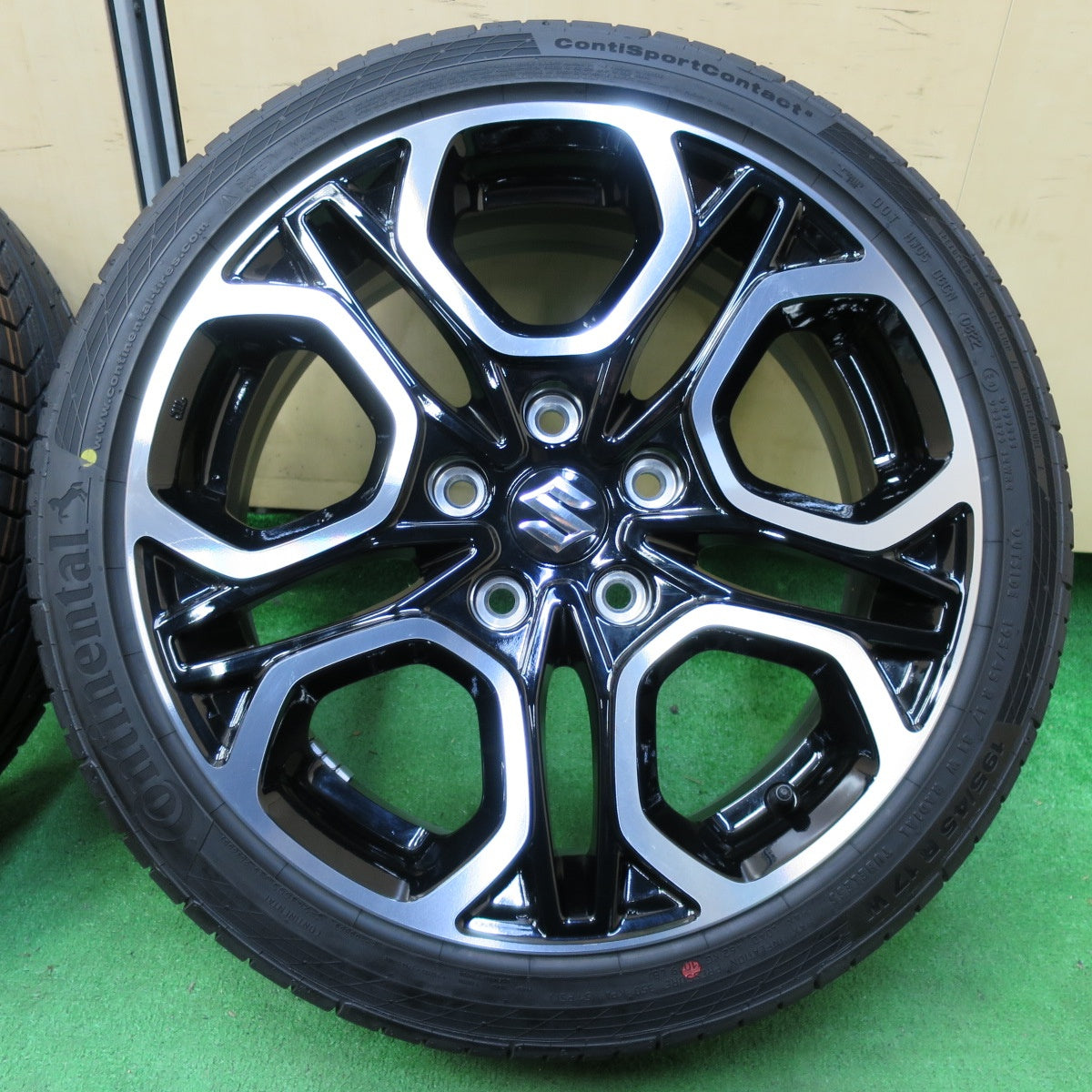 *送料無料* 新車外し！22年★スズキ ZC33S スイフト スポーツ 純正 195/45R17 コンチネンタル コンチスポーツ コンタクト5 17インチ PCD114.3/5H★4061105イノ