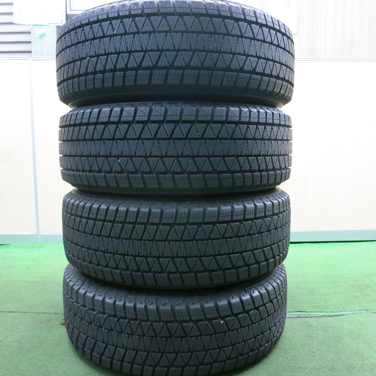 225/65R17 4本セット ダンロップ バリ溝 激安スタート 完全 スタッドレス祭  赤字覚悟(中古)｜売買されたオークション情報、yahooの商品情報をアーカイブ公開 - オークファン スタッドレス