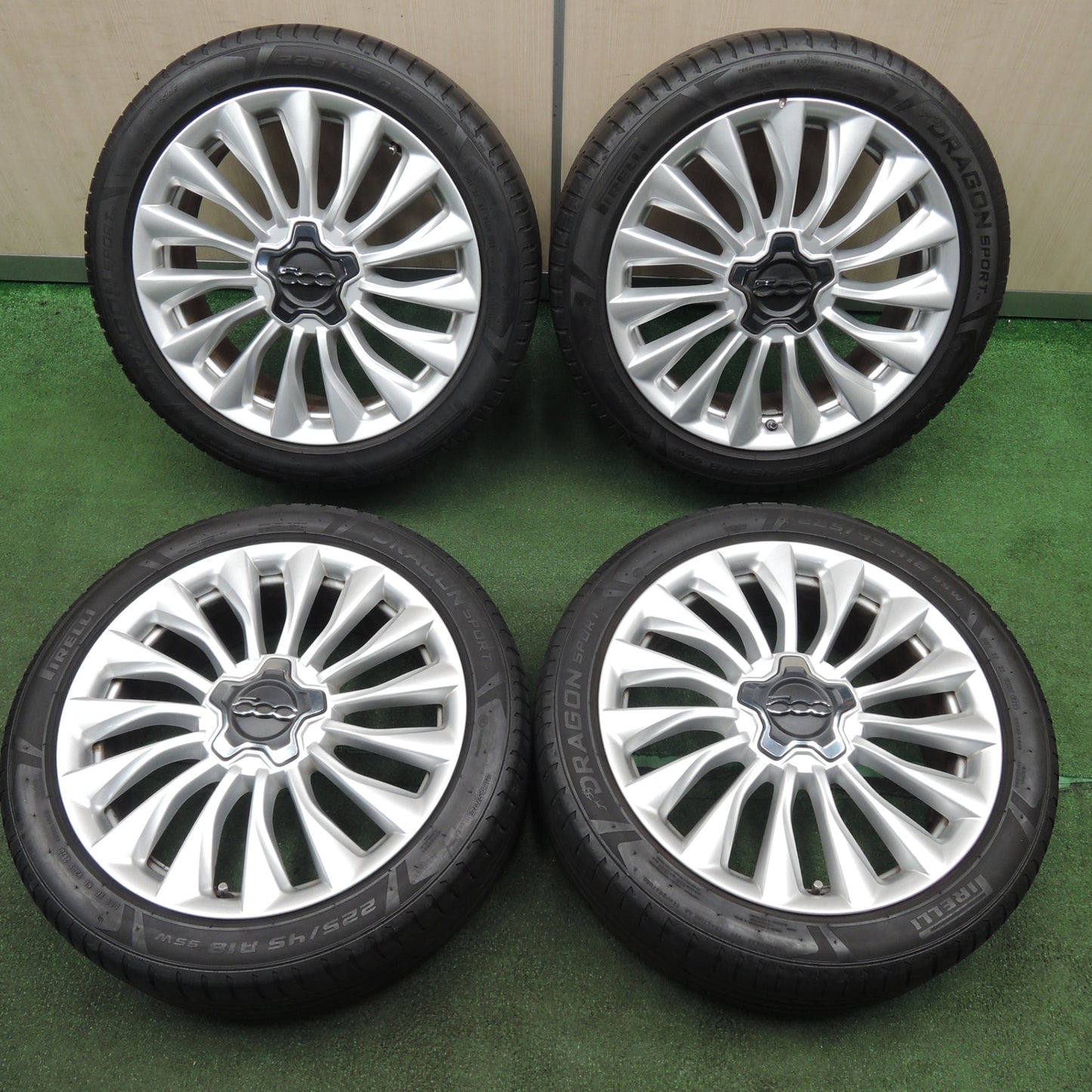 *送料無料* バリ溝！20年！8.5分★フィアット 500X 純正 225/45R18 ピレリ ドラゴンスポーツ TM 18インチ PCD110/5H★4031304TNノ