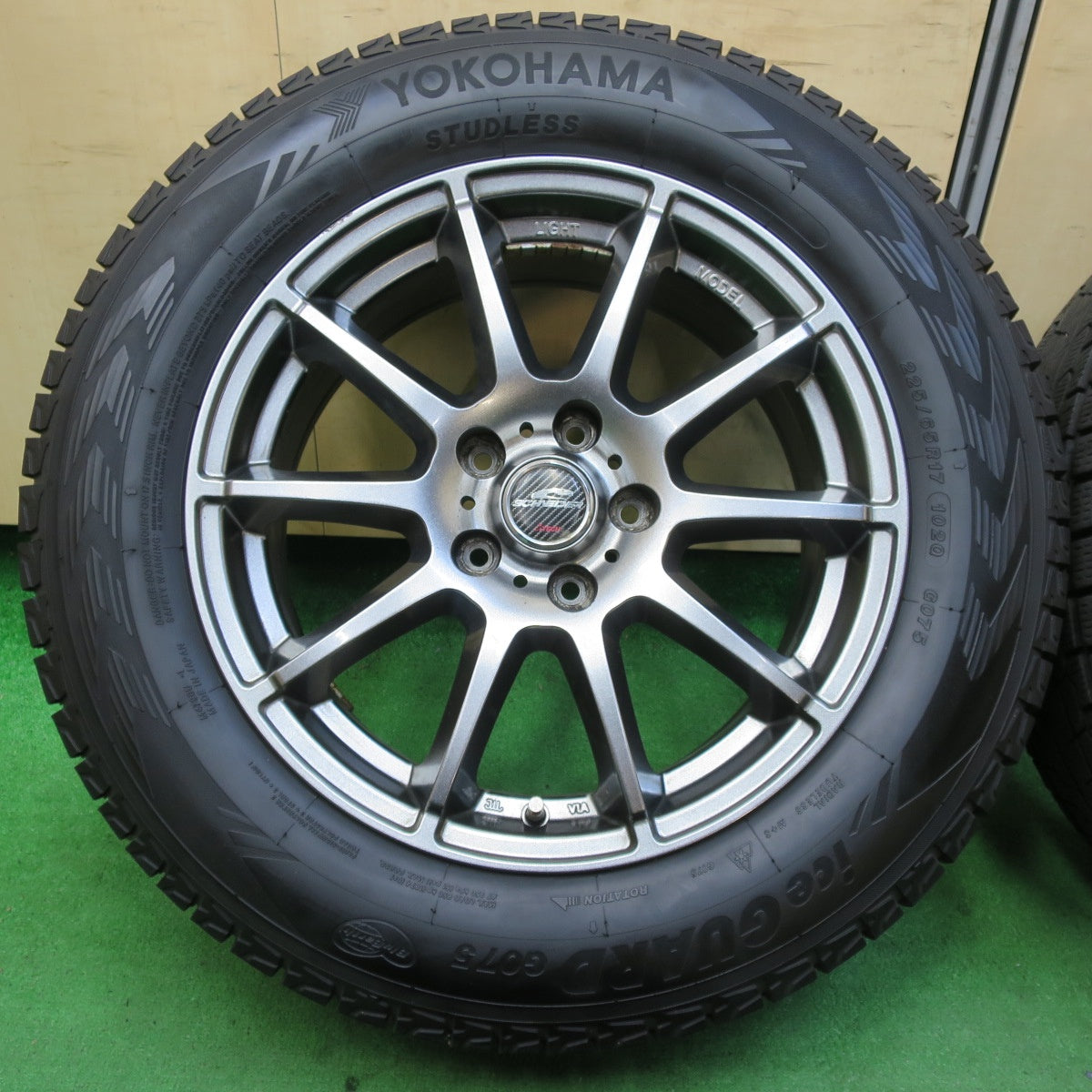 *送料無料* バリ溝！9.5分★スタッドレス 225/65R17 ヨコハマ アイスガード G075 SCHNEIDER シュナイダー 17インチ PCD114.3/5H★4072202イス