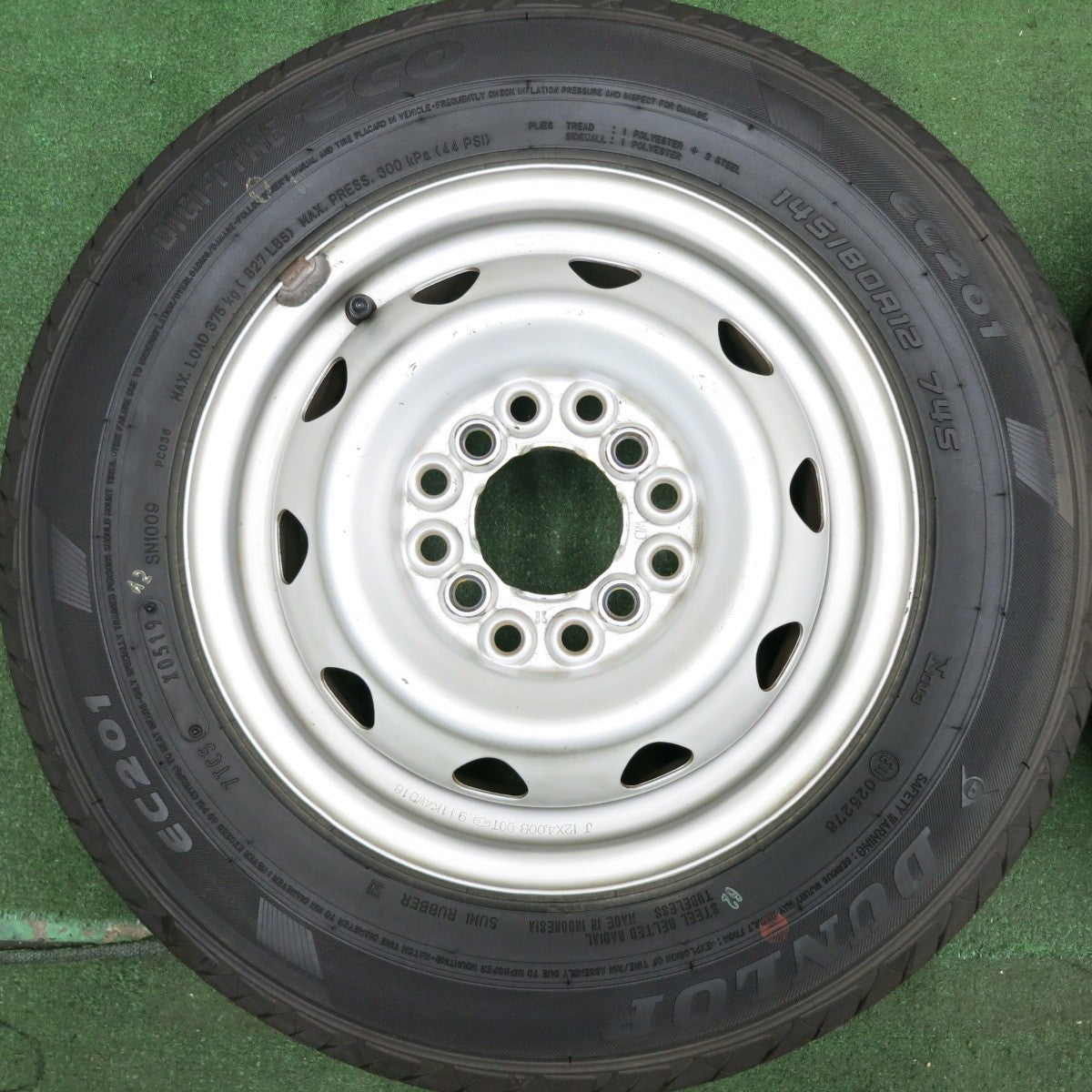 *送料無料* バリ溝！9.5分★145/80R12 ダンロップ エコ EC201 スチール ホイール 12インチ PCD100 110 114.3/4H マルチ★4062501HAノ